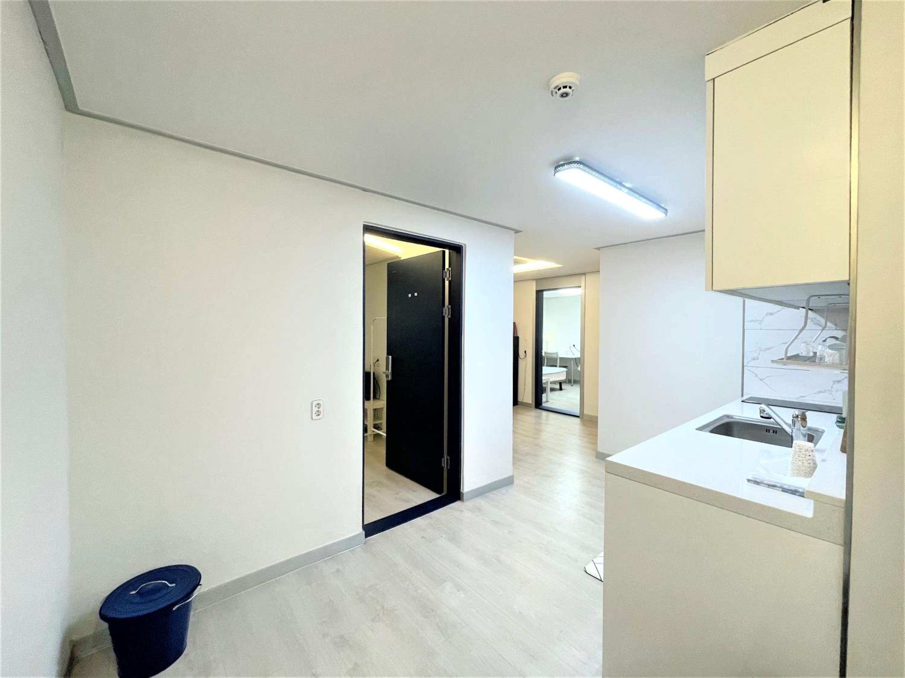 Two-Bedroom Apartment - Photo 18