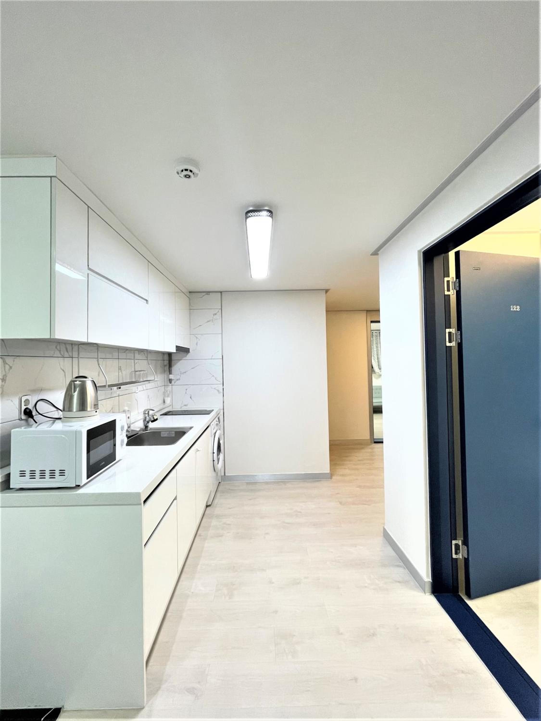 Two-Bedroom Apartment - Photo 3