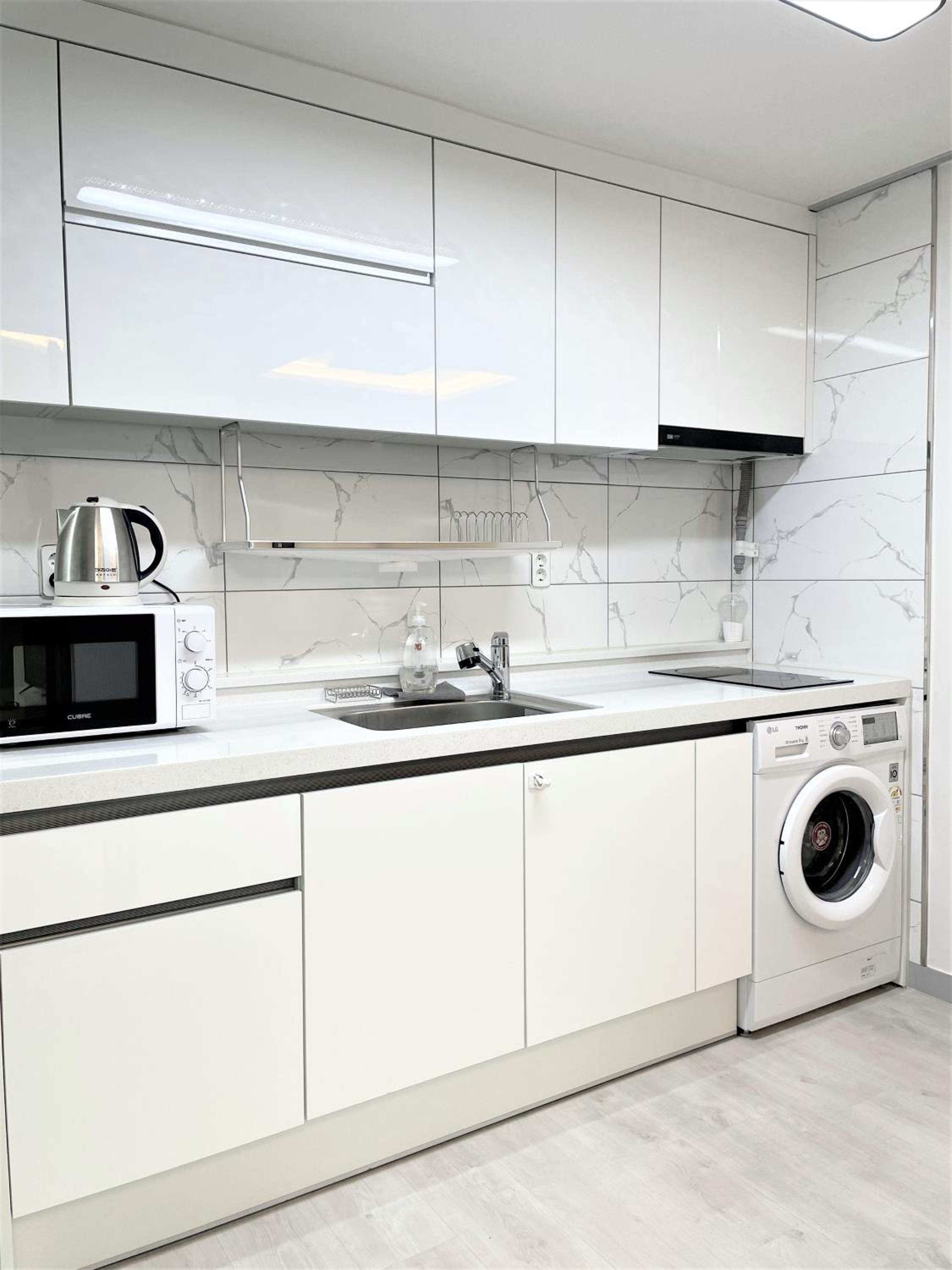 Two-Bedroom Apartment - Photo 16