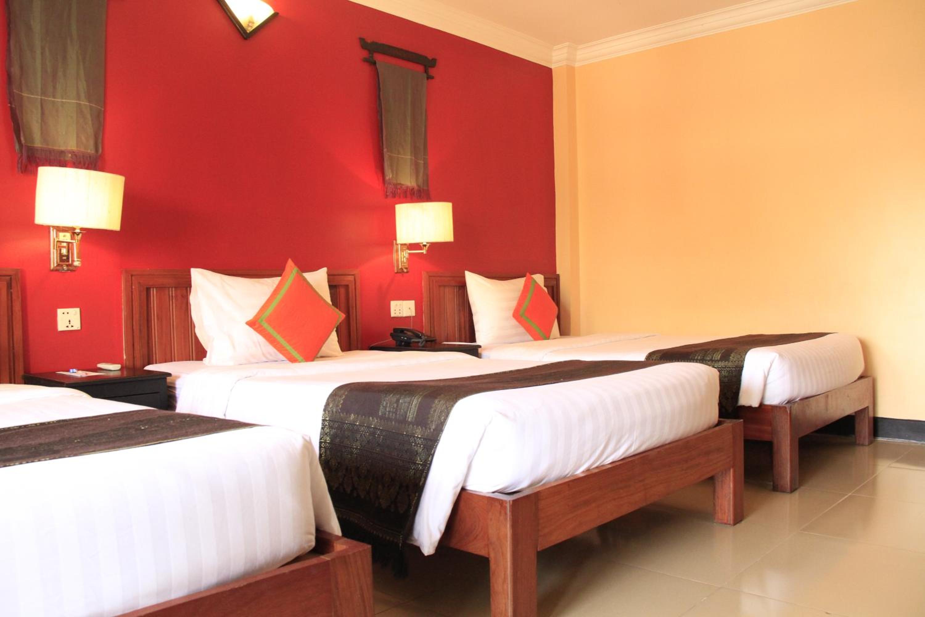 Superior Triple Room with Balcony - Photo 1