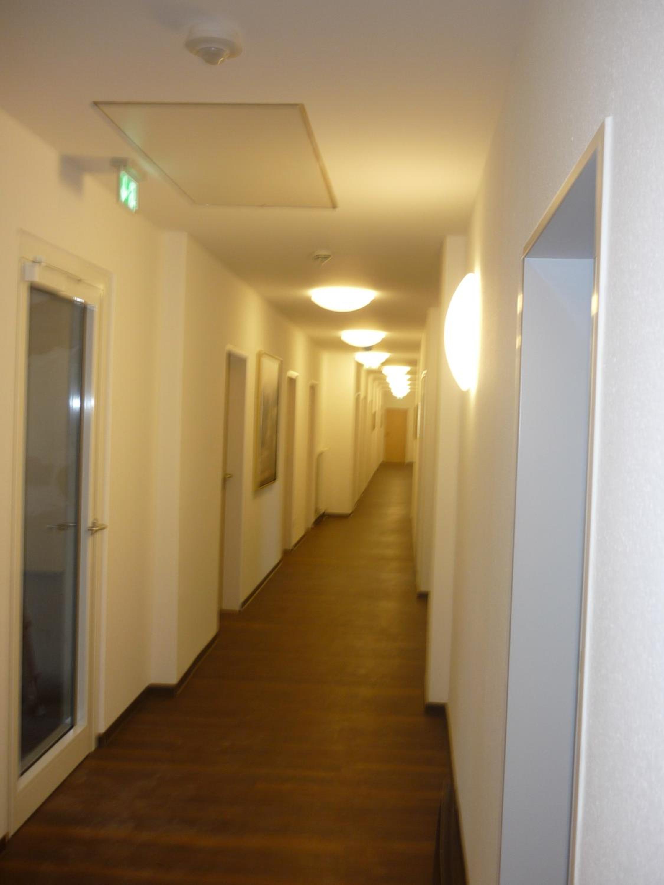 Twin Room with Private Bathroom photo 3