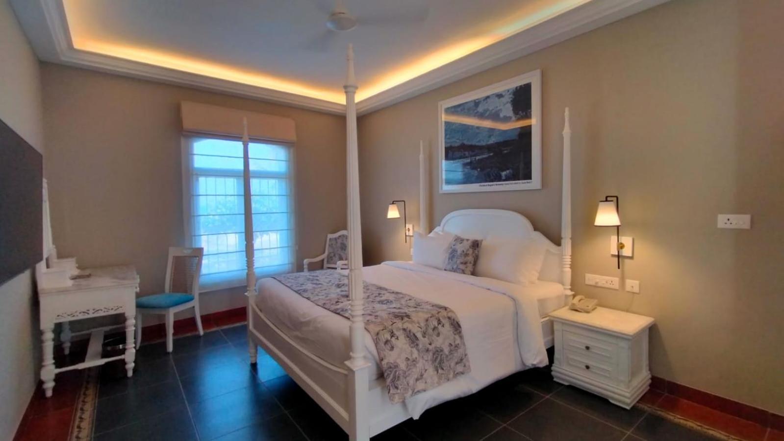 Superior King Room - Photo 3