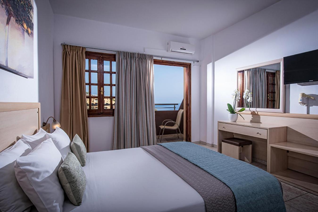 Family Two-Bedroom Room with Sea View- Annex  - Photo 1