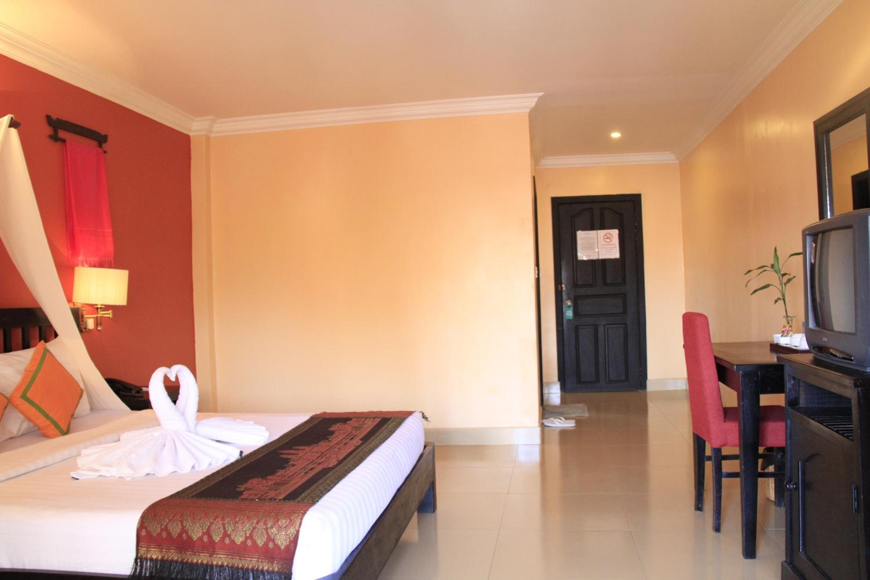 Superior Double Room with Balcony - Photo 4