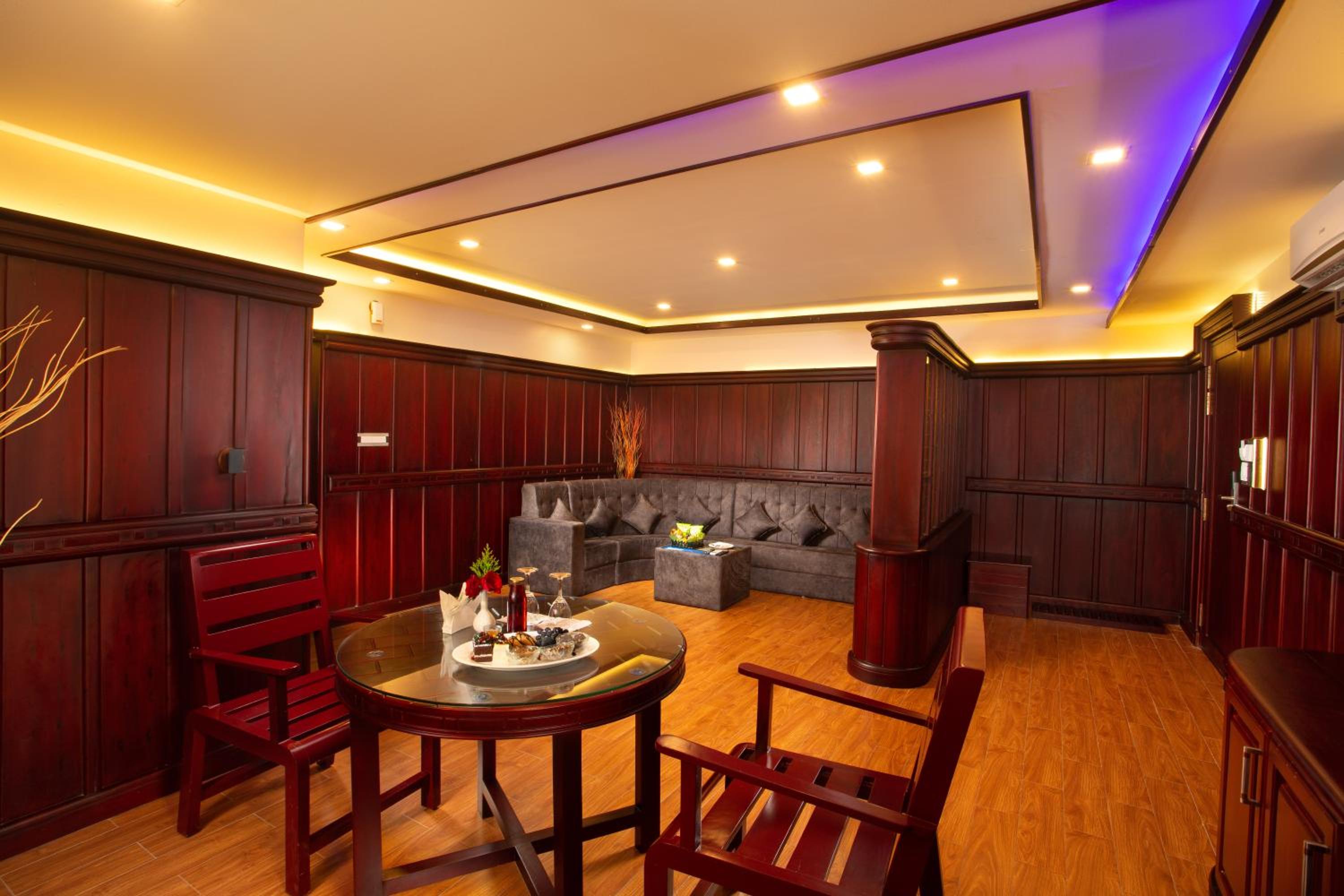 TRINITY SUITE With Balcony photo 3