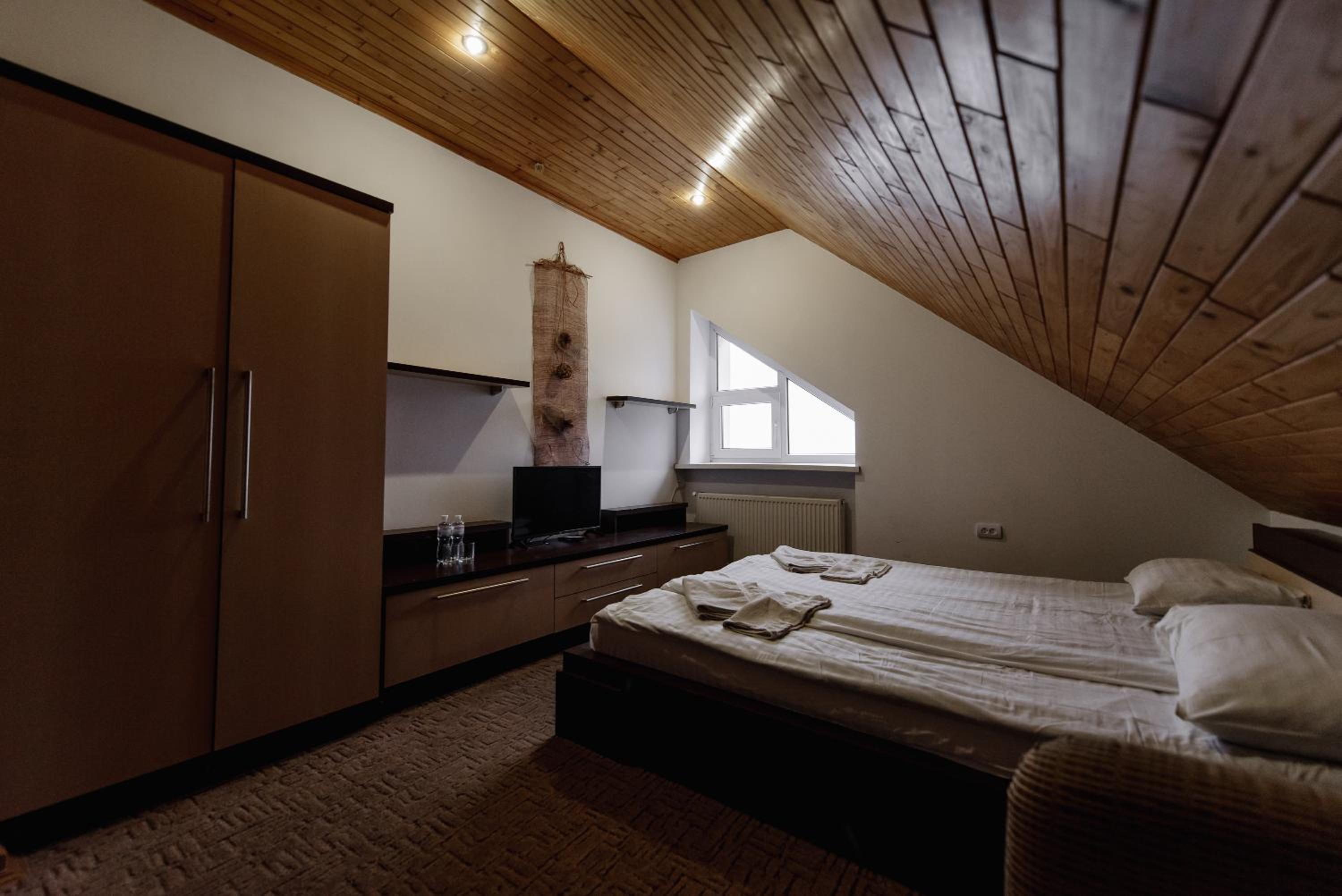 Basic Triple Room photo 1