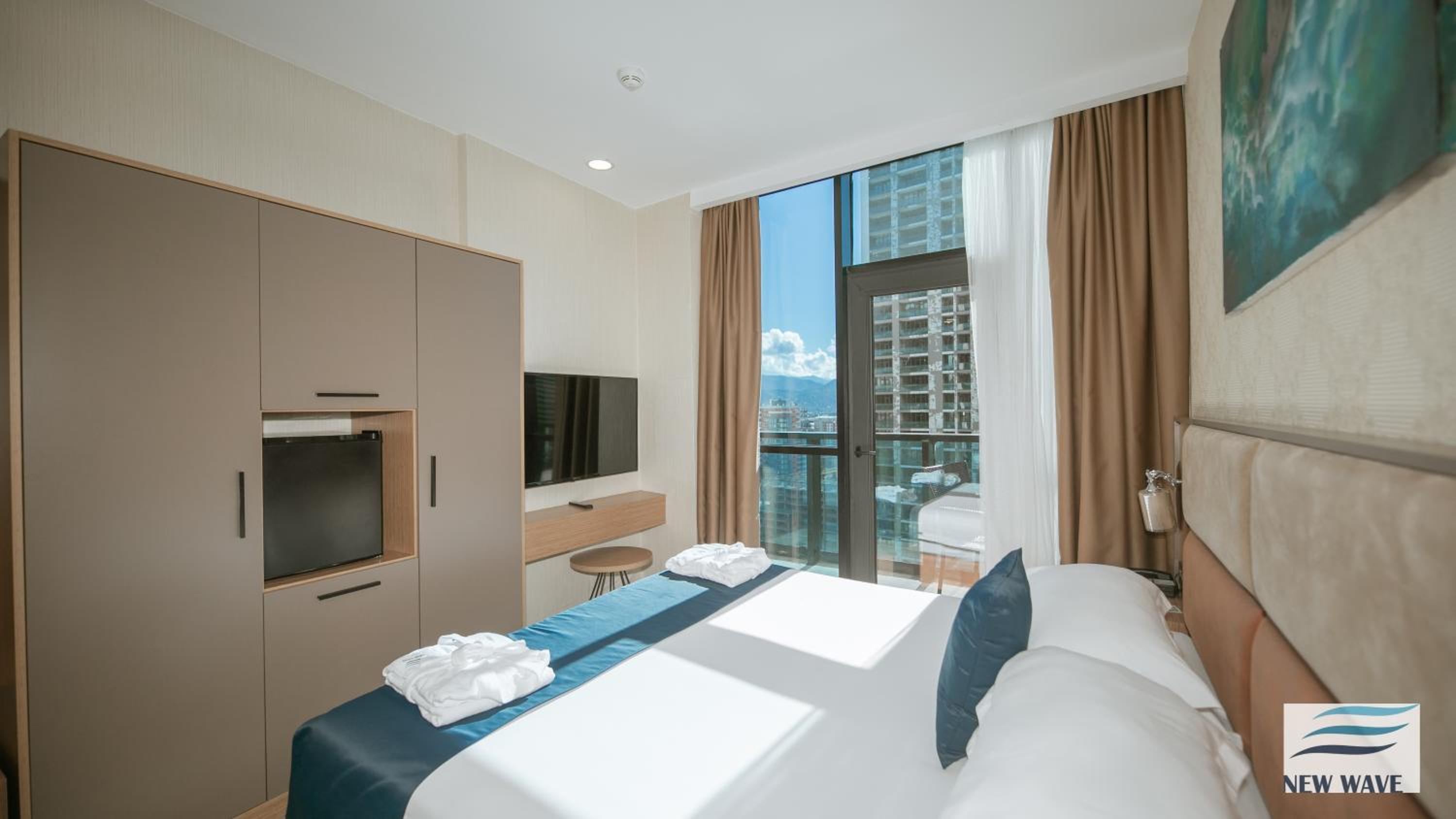 מלון ניו וייב בטומי — Double Room With Balcony