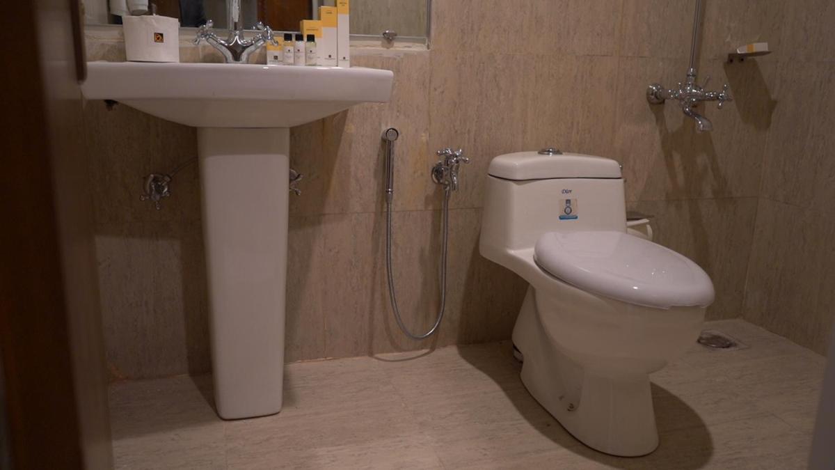 Standard Double Room - Photo 7