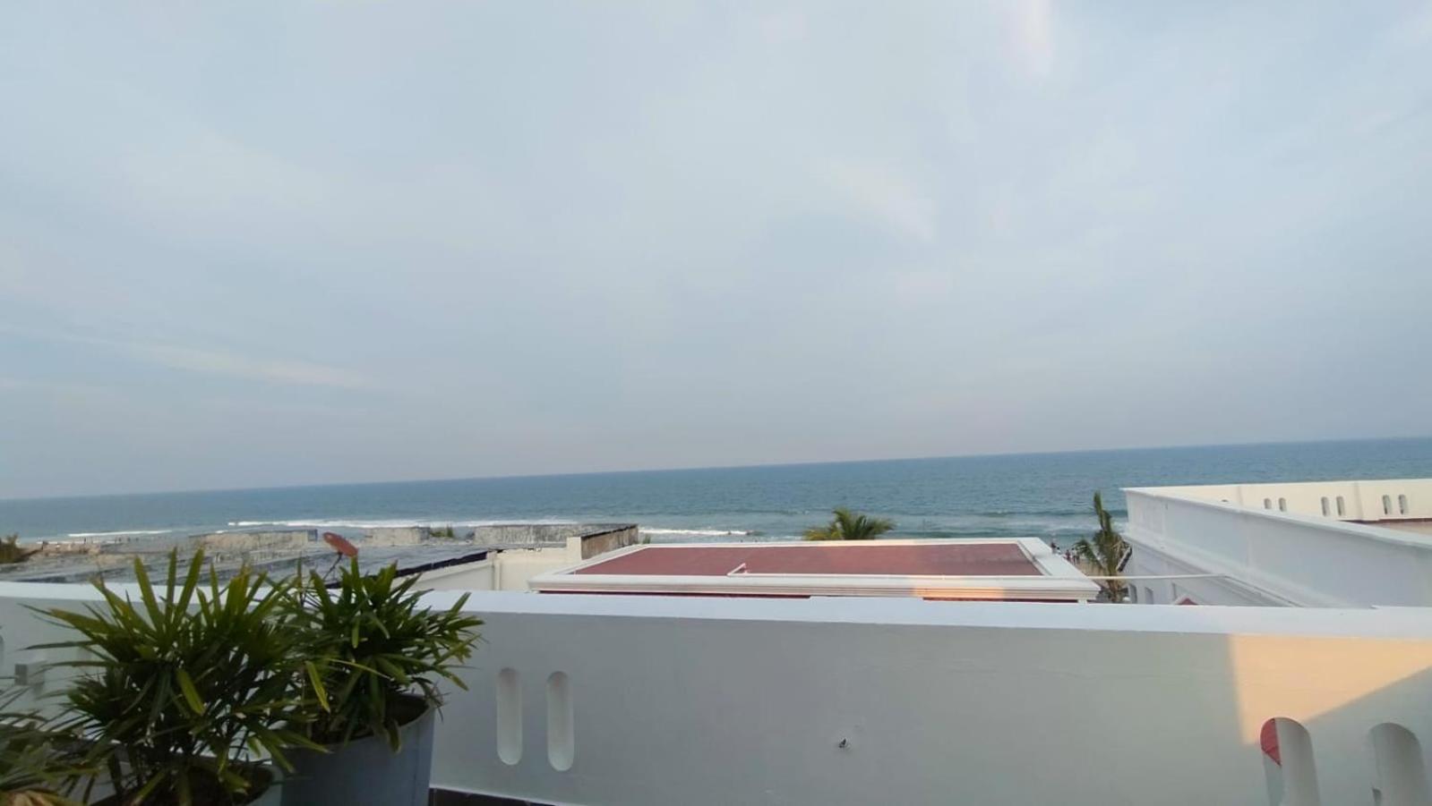 Suite with Balcony - Photo 4
