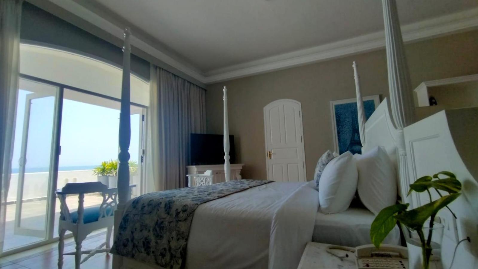 Suite with Balcony - Photo 5