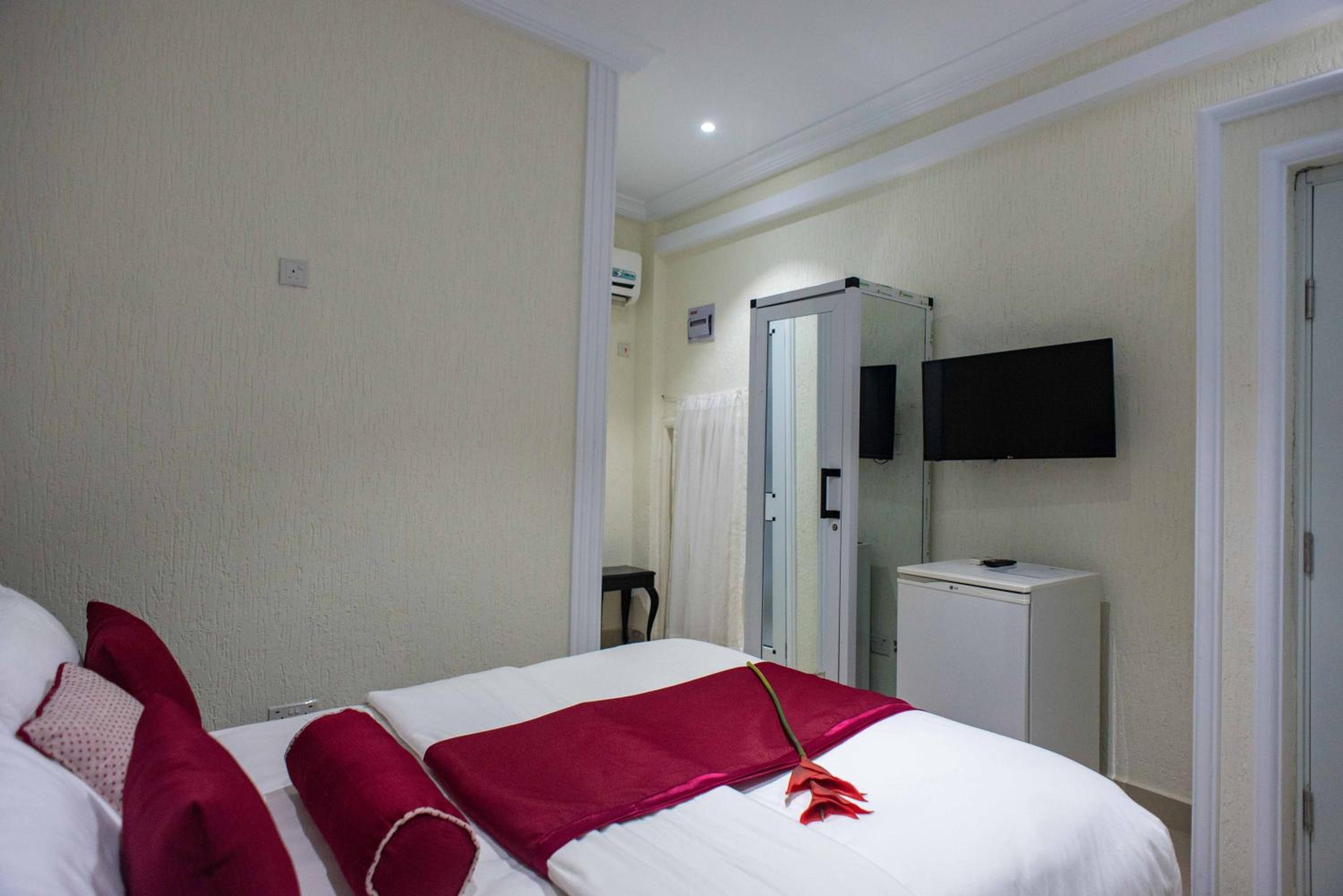 Economy Double Room photo 2
