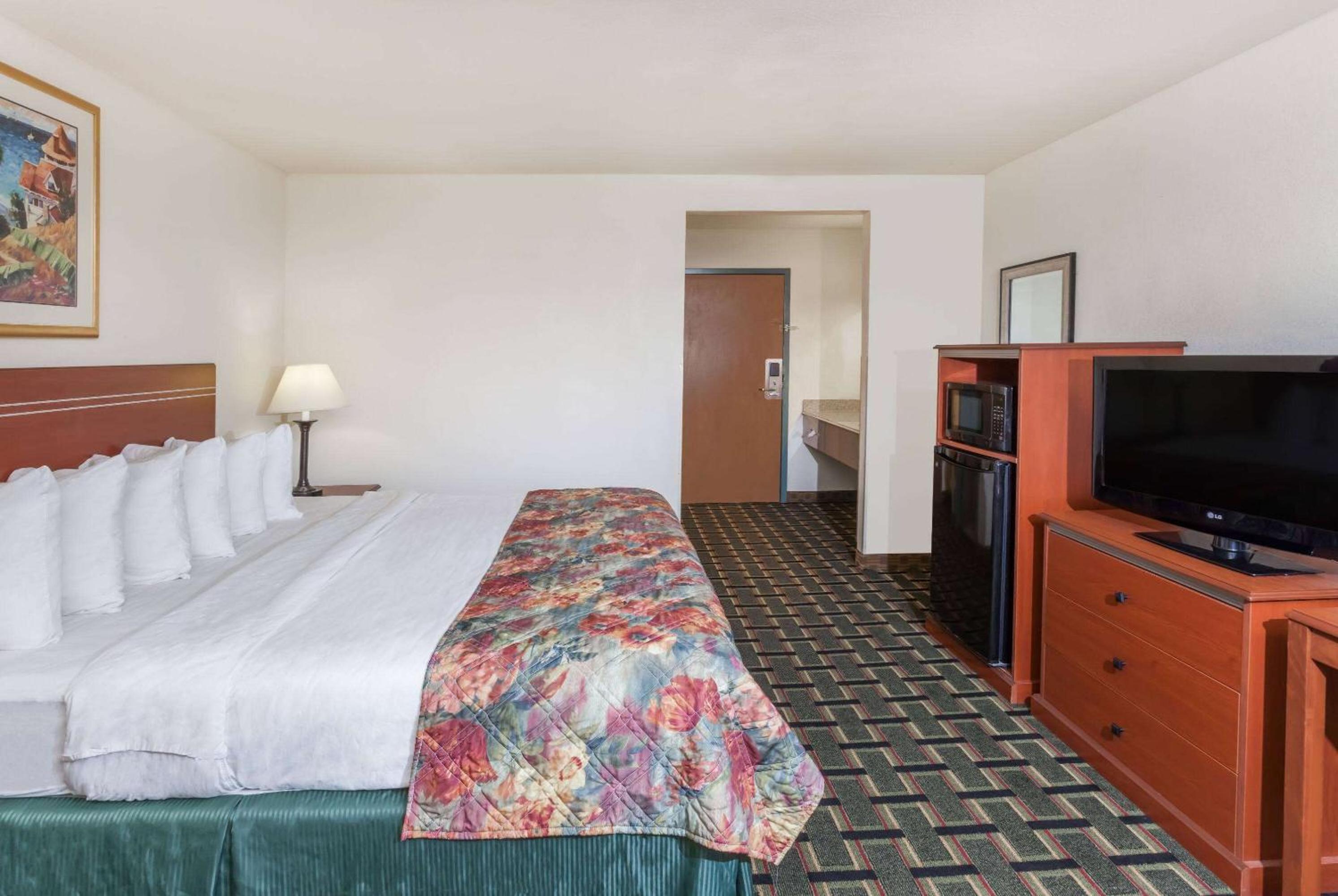 Suite Room With King Bed Or Two Double Beds photo 3
