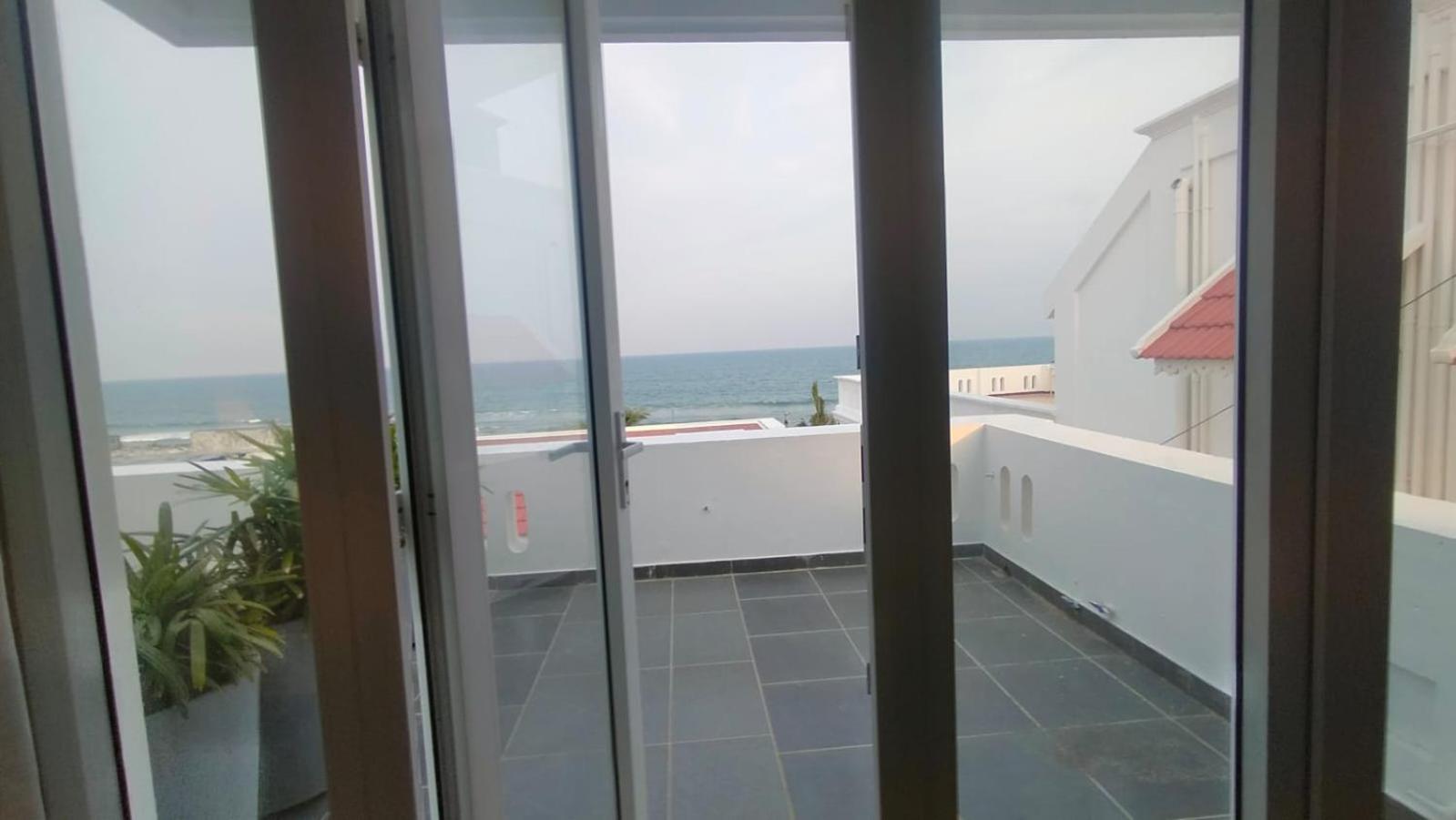 Superior Suite with Sea View - Photo 2