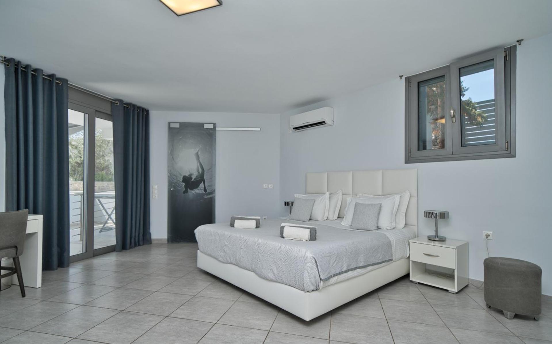 Deluxe Room with Sea View (4 Adults)