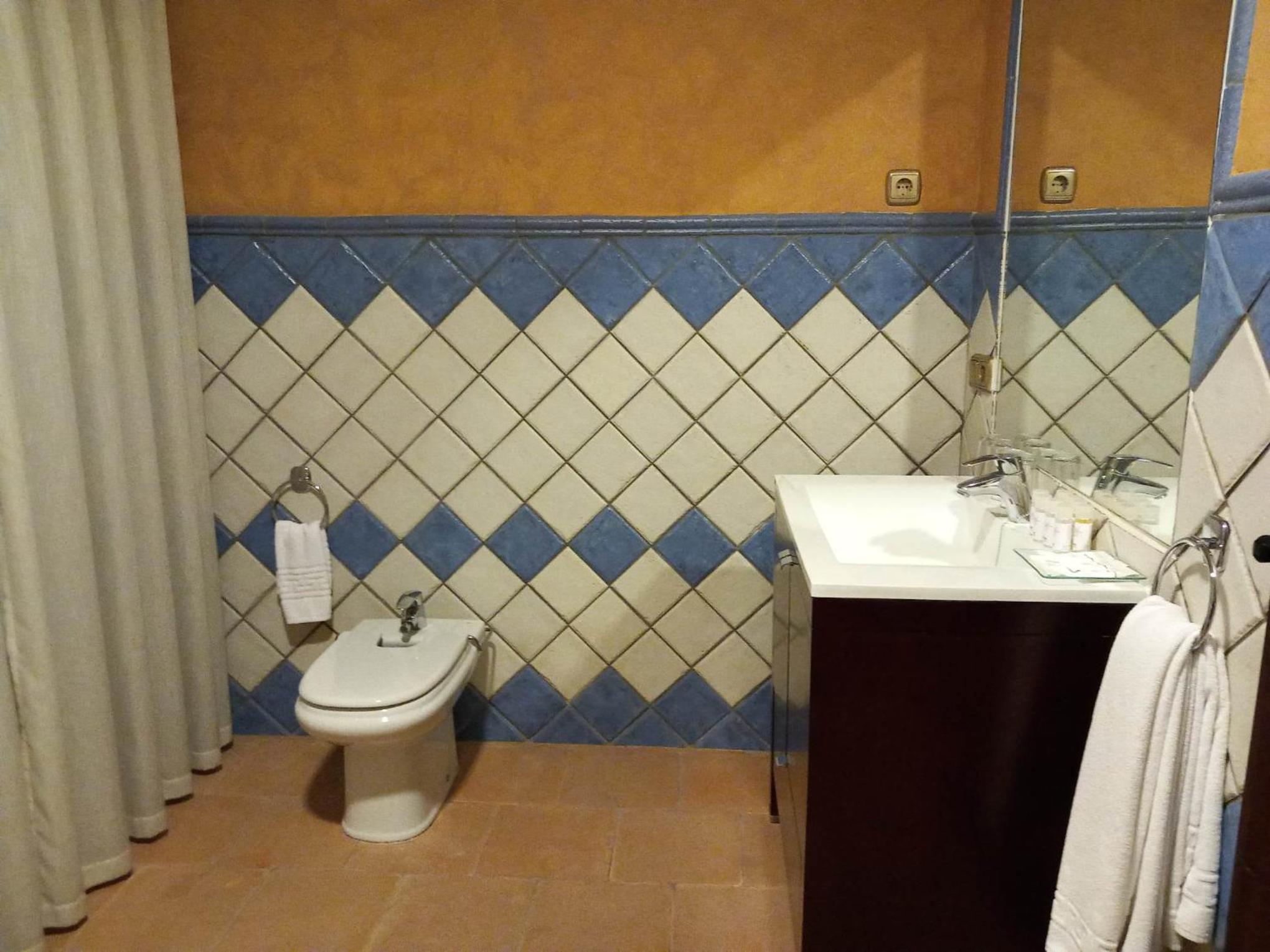 Classic Quadruple Room photo 3