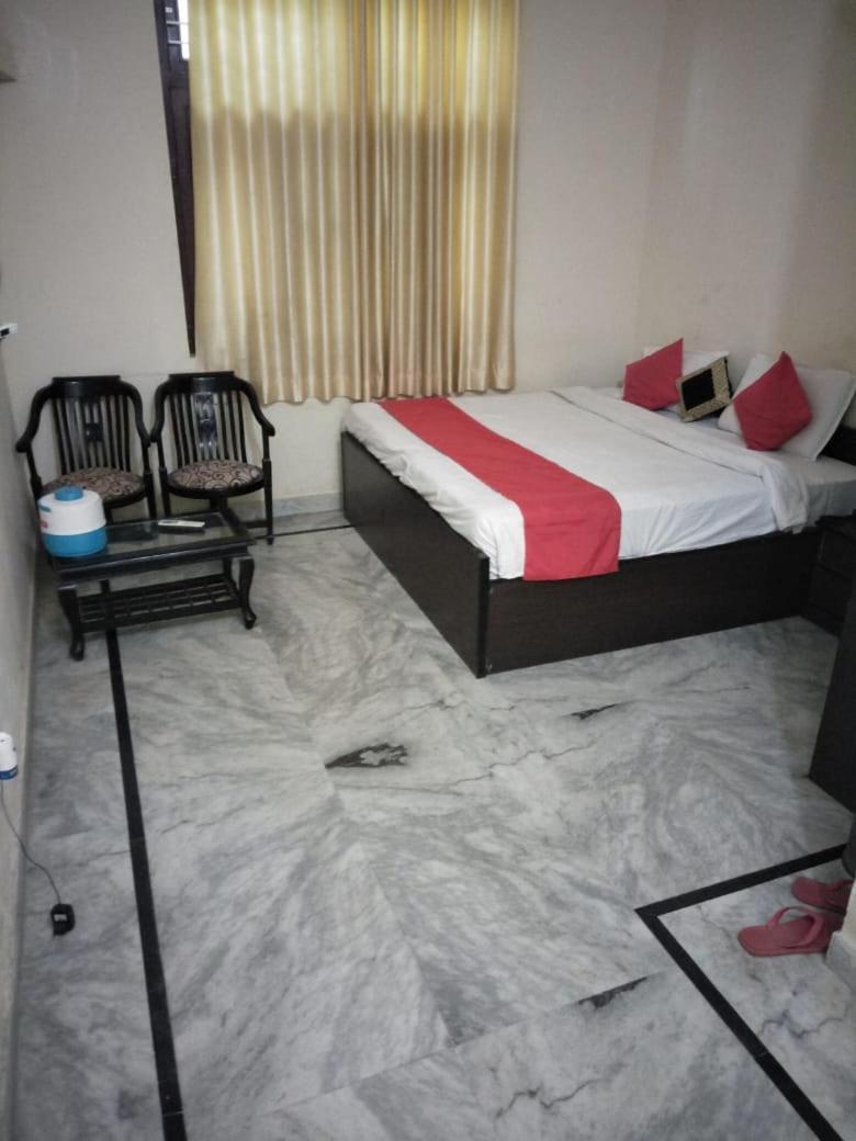 Deluxe Double Room (2 Adults + 1 Child) photo 1