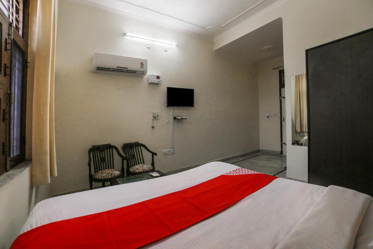 Deluxe Double Room (2 Adults + 1 Child) photo 2