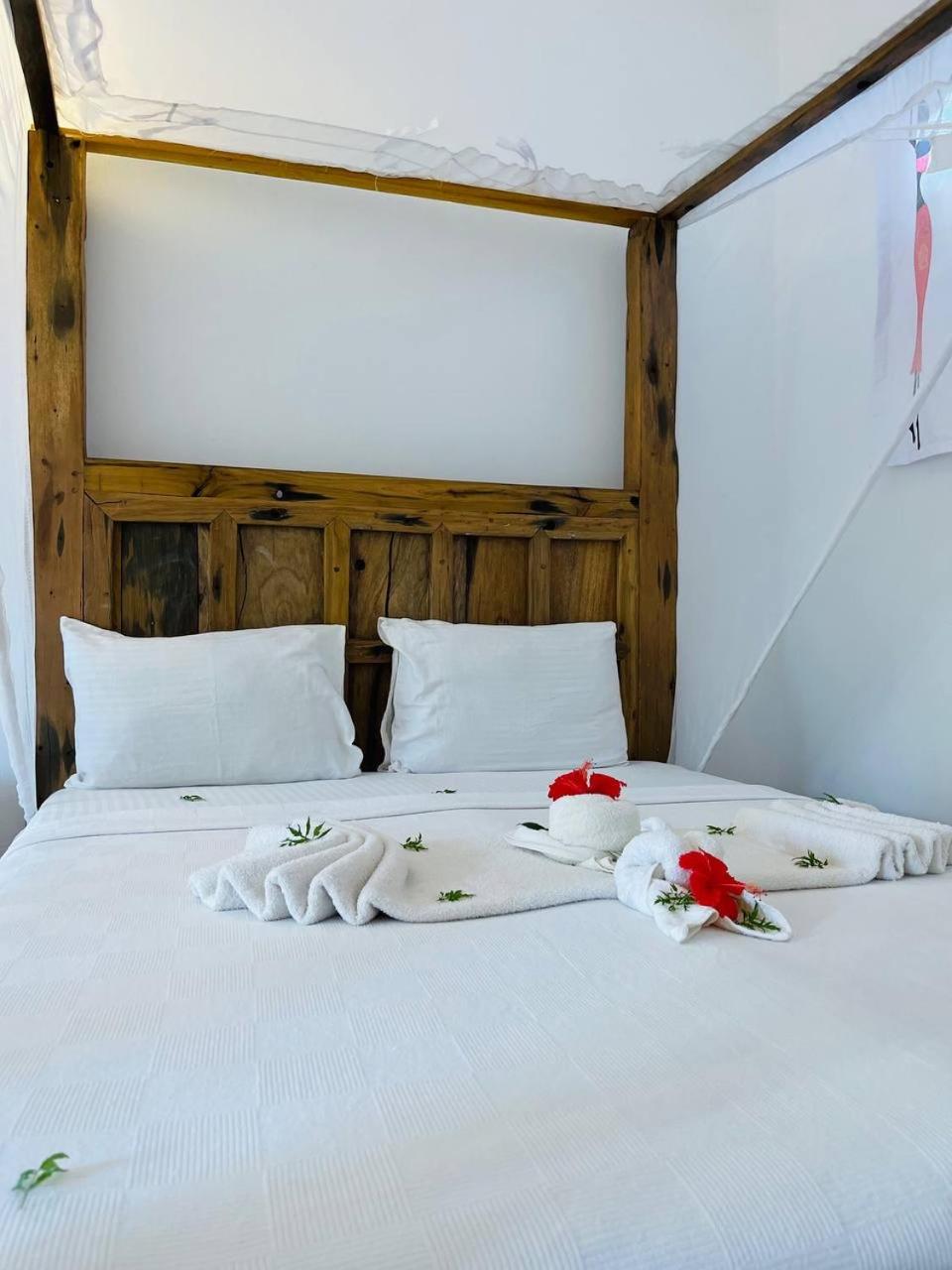 Deluxe Double Room (2 Adults + 1 Child) - Photo 15
