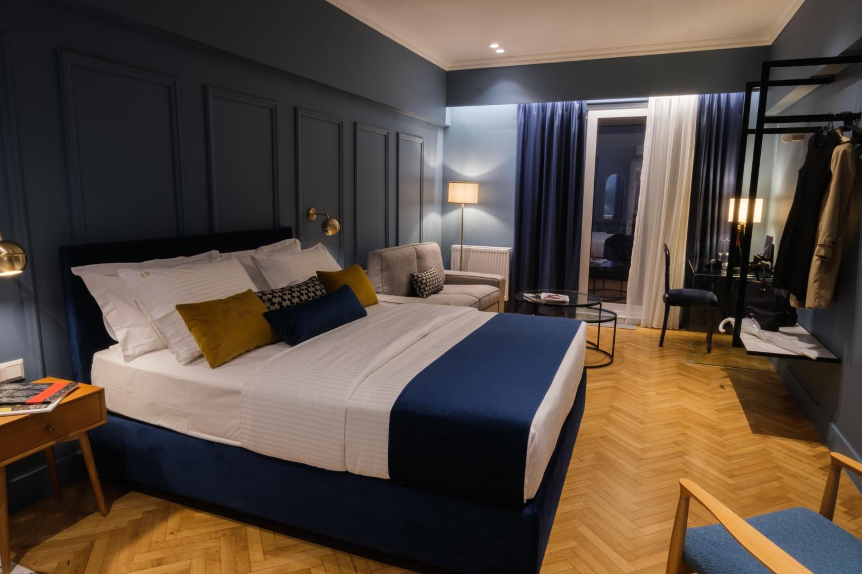Blue One-Bedroom Suite photo 1