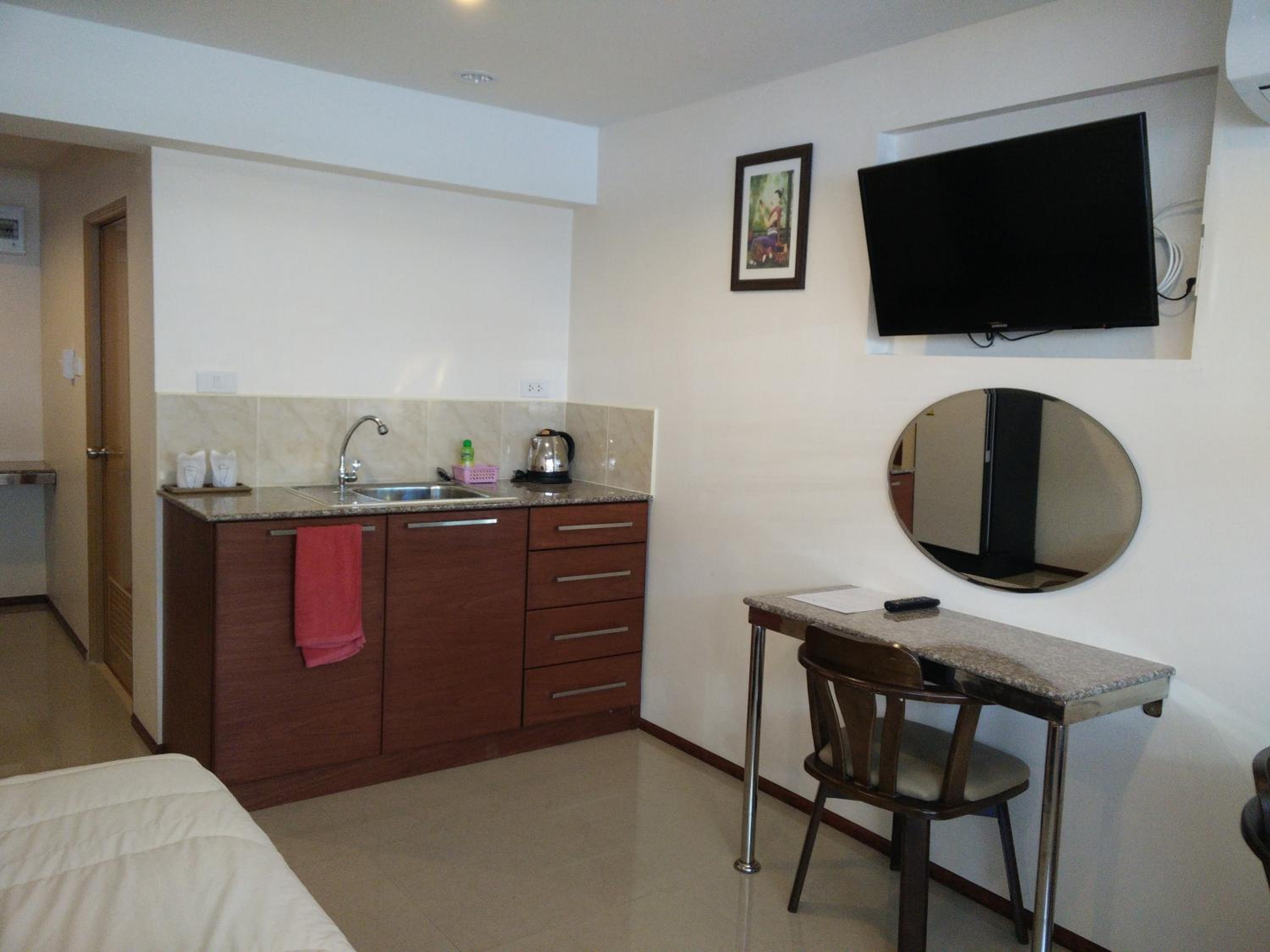 One-Bedroom Apartment With Balcony photo 3