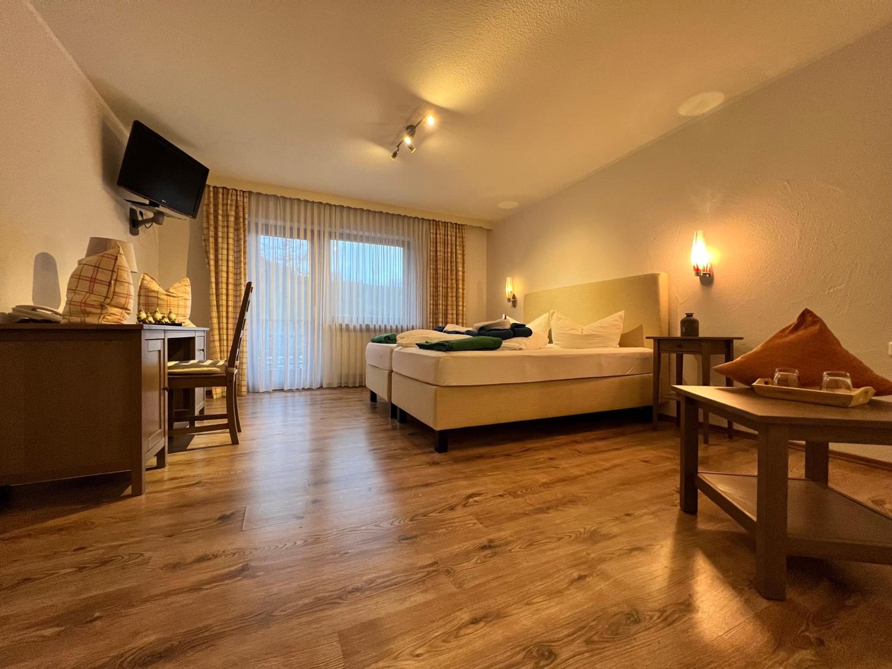 Double or Twin Room with shared kitchen photo 3