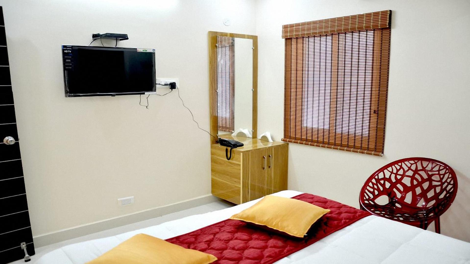 Budget Double Room - Photo 6