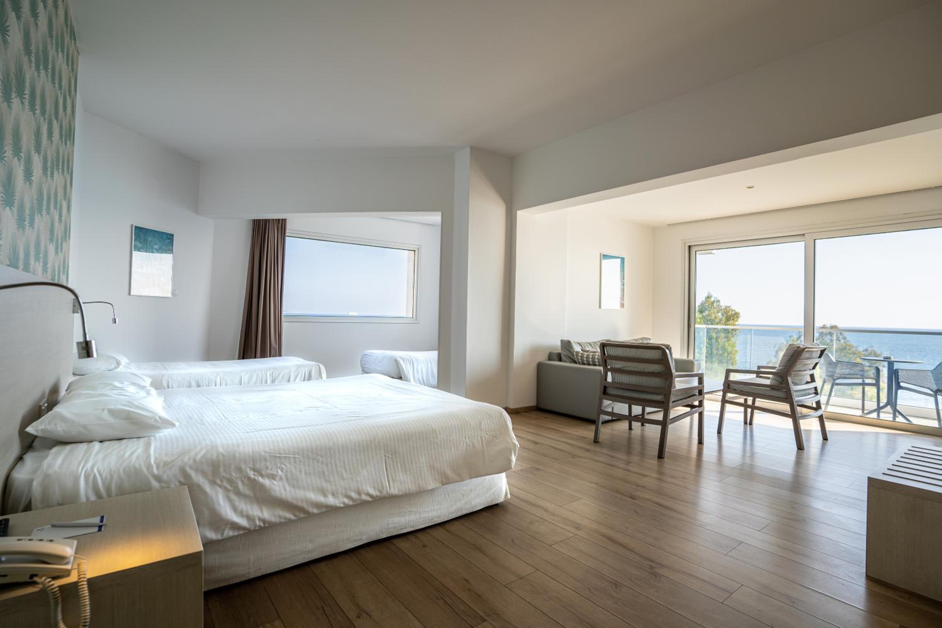 Sea View Suite photo 2