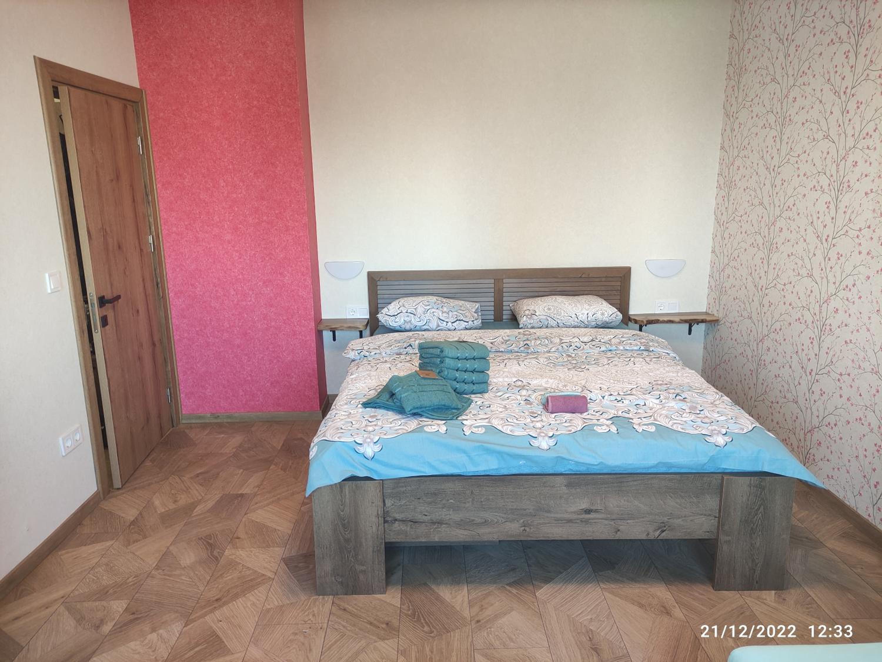 One-Bedroom Apartment - Photo 12