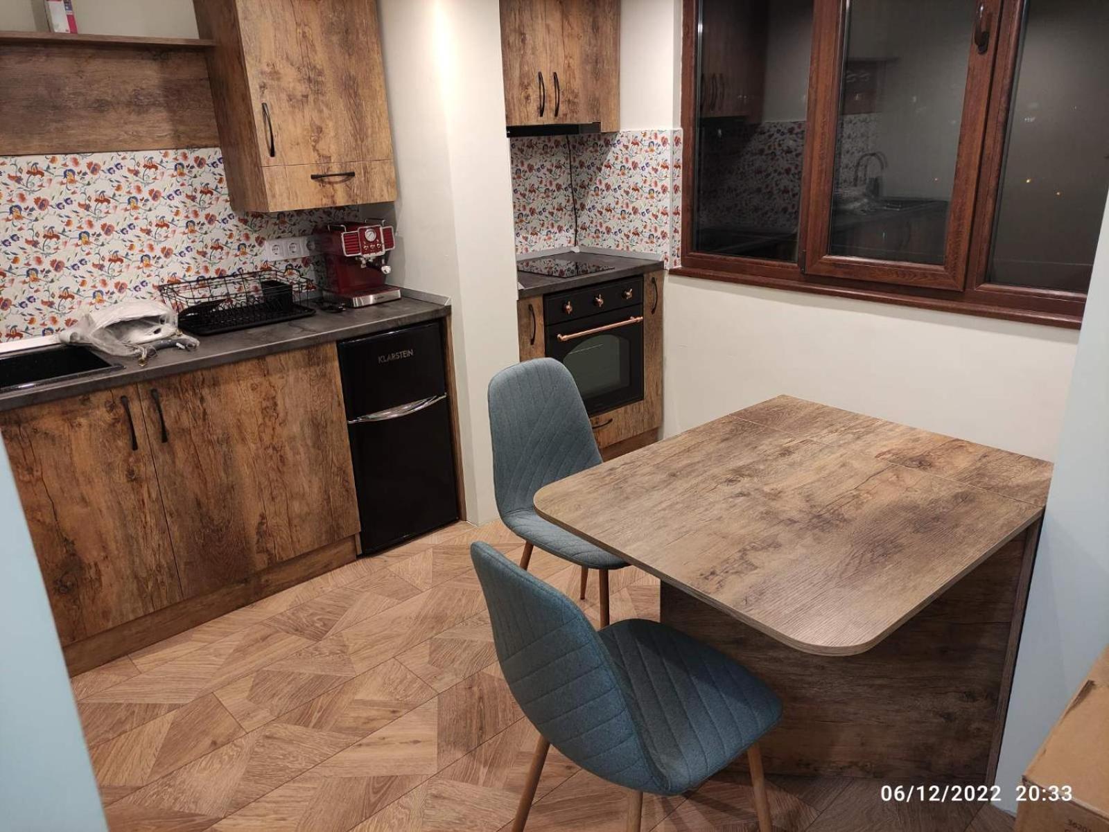 One-Bedroom Apartment - Photo 2