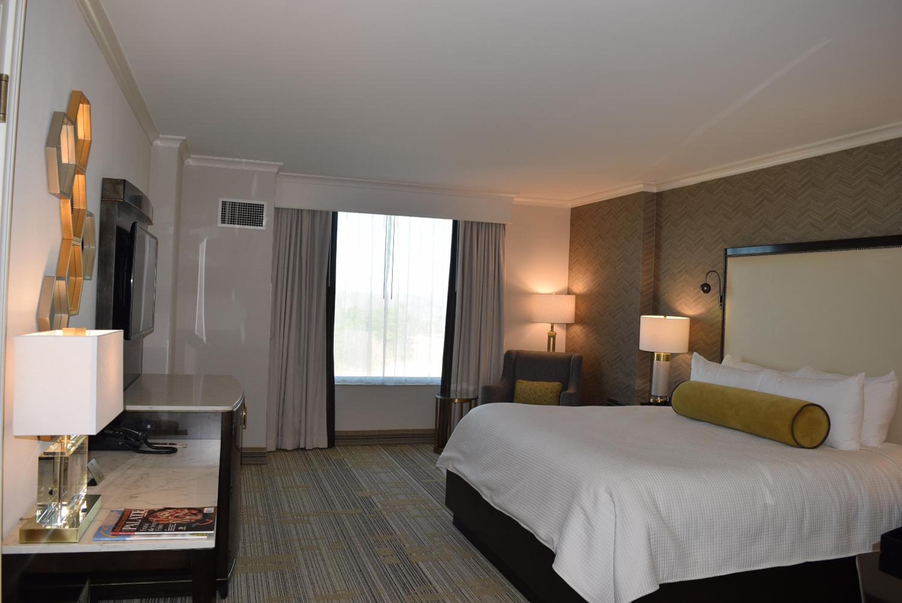 King Parlor Suite - Non-Smoking