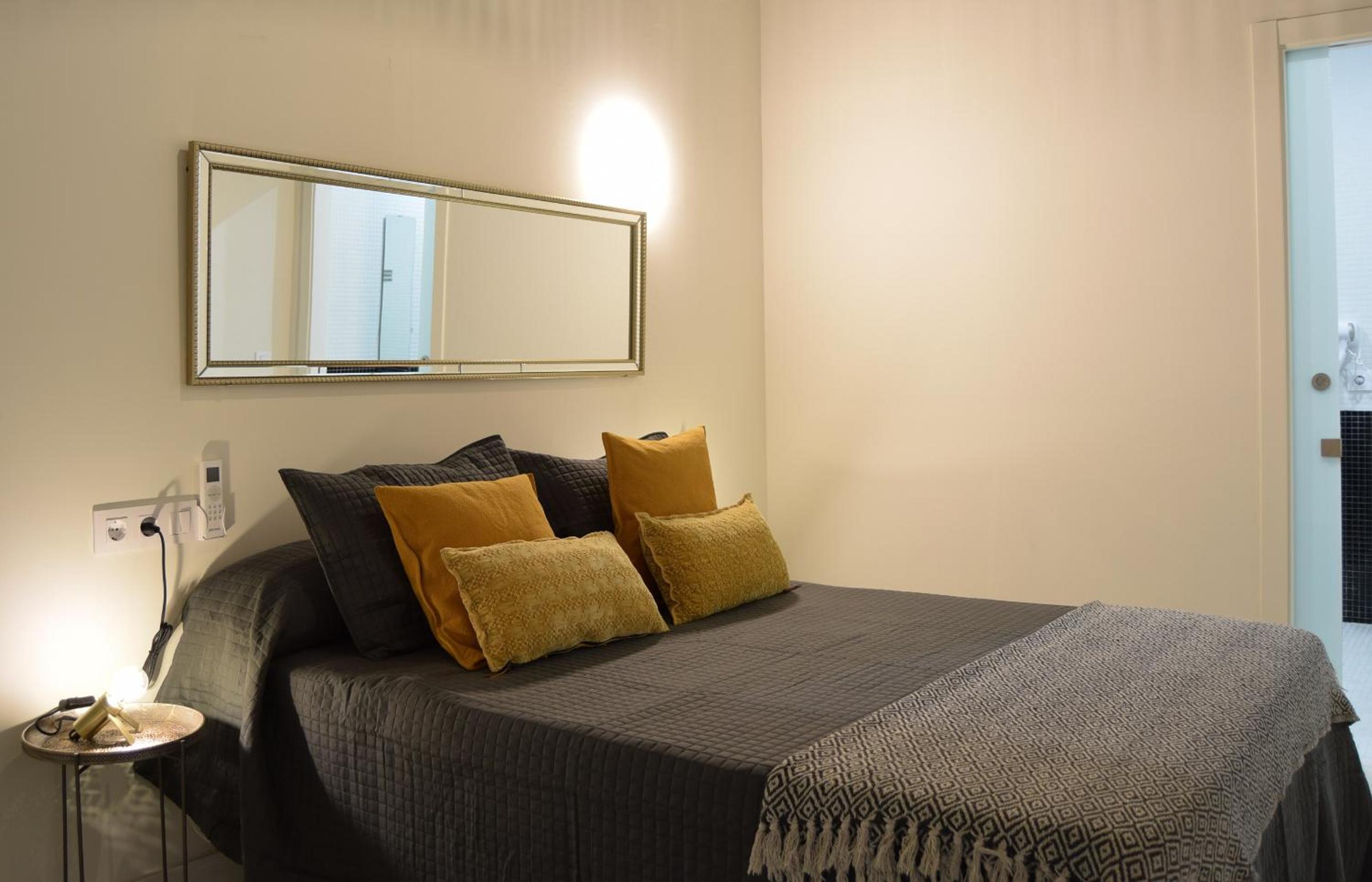 One-Bedroom Premium Apartment - Photo 2