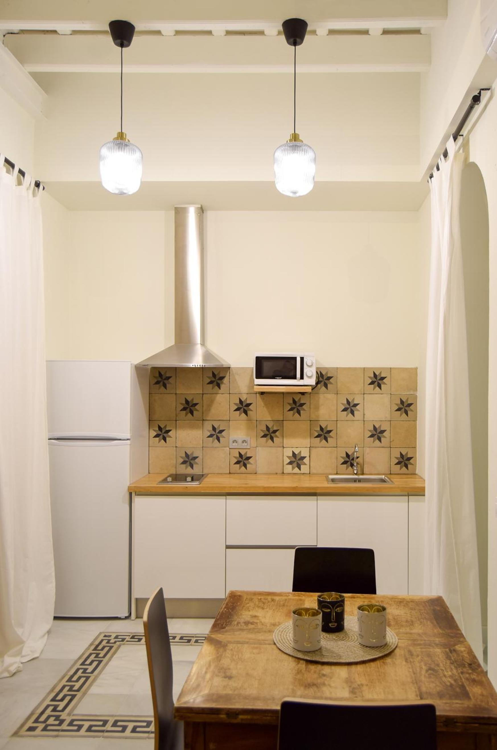 One-Bedroom Deluxe Apartment - Photo 6