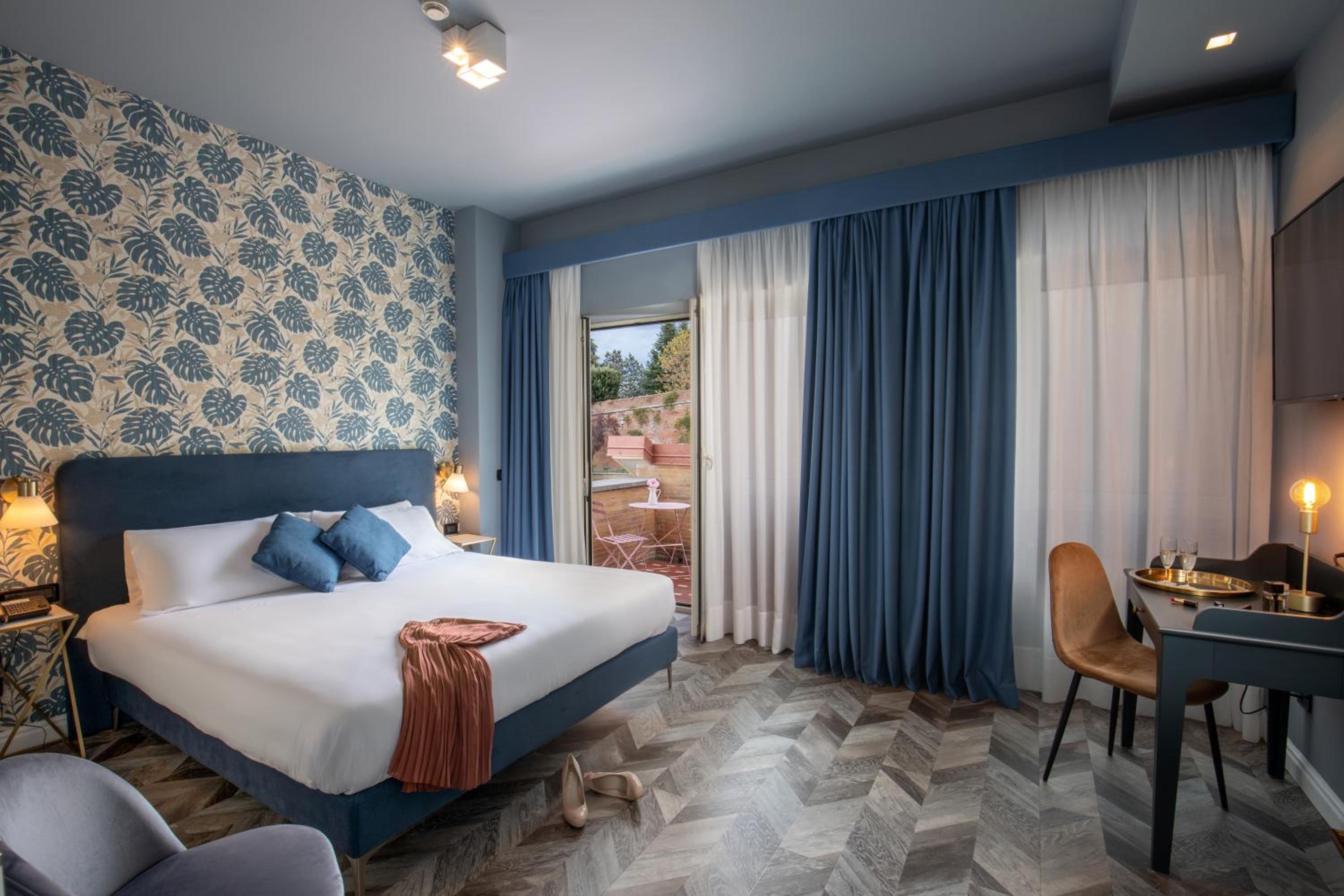 Suite with Terrace photo 3
