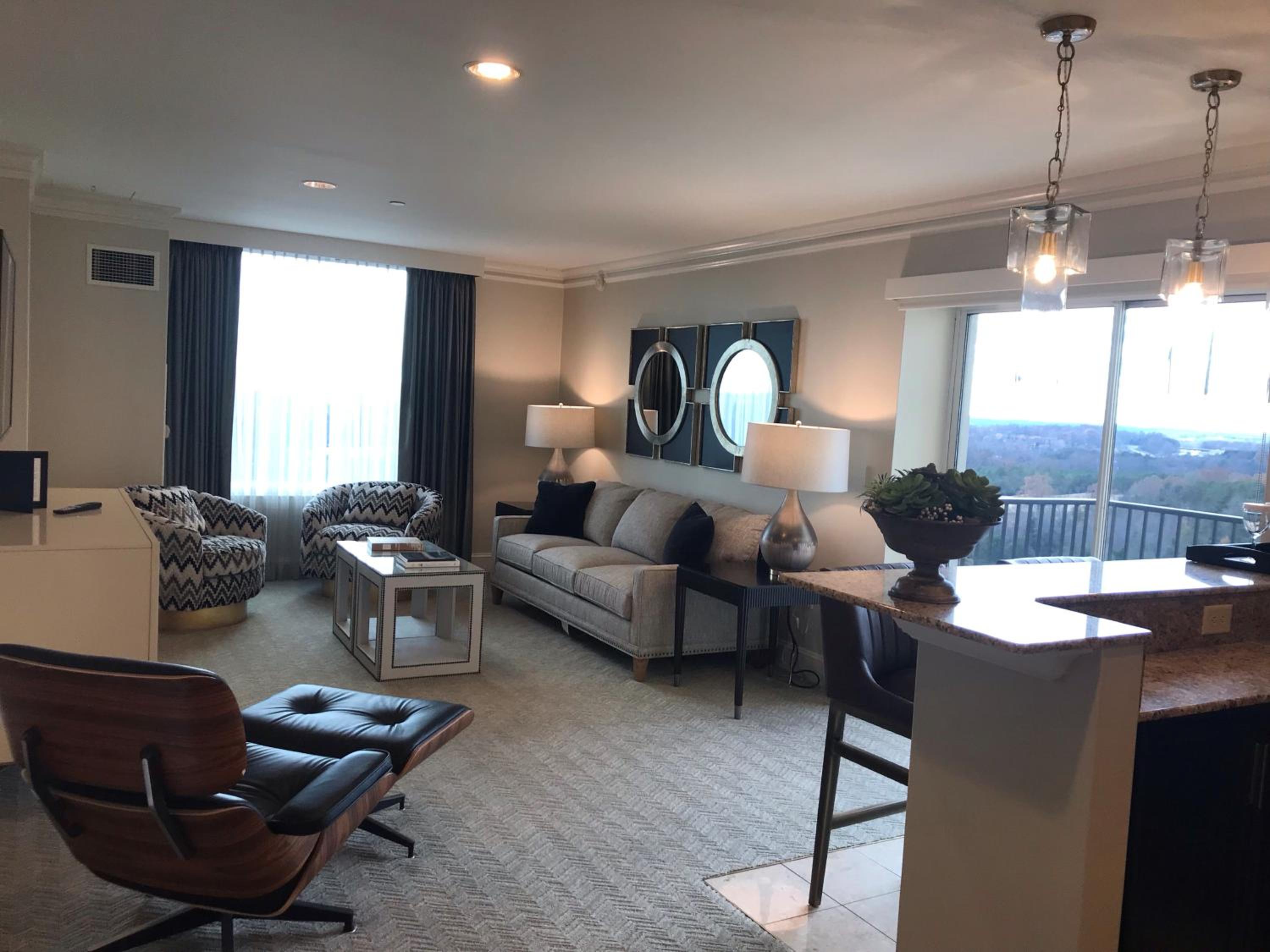 One-Bedroom King Suite - Non-Smoking