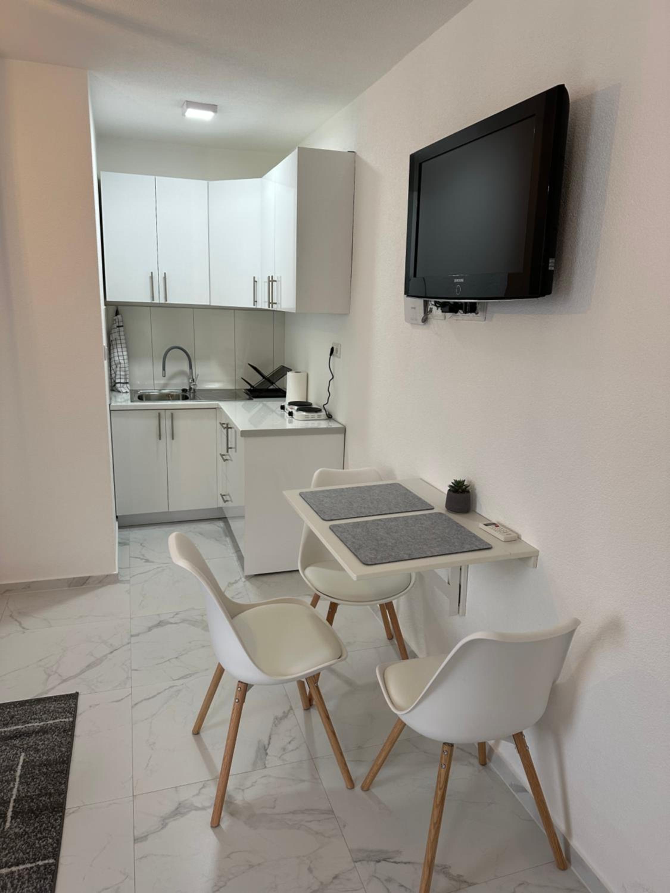 One-Bedroom Apartment photo 2