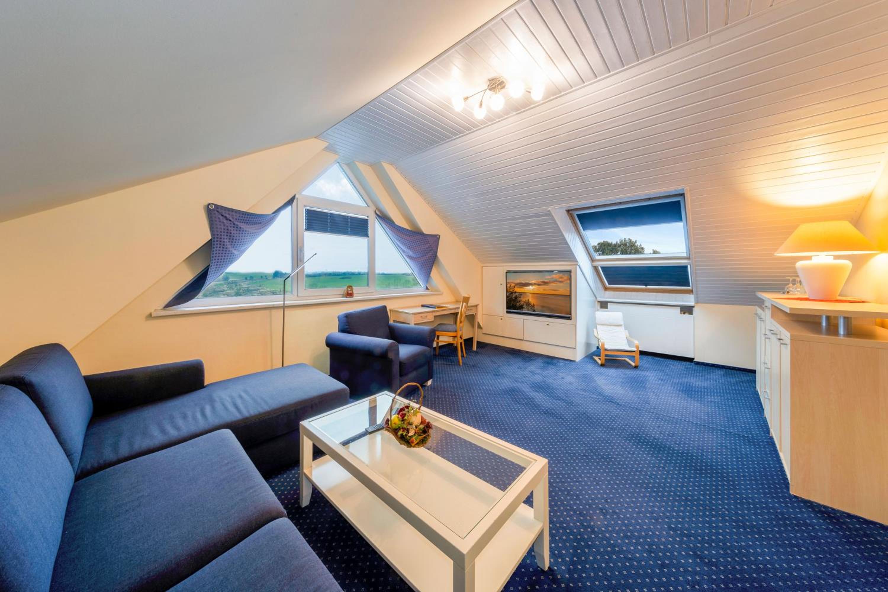 Suite - Photo 7