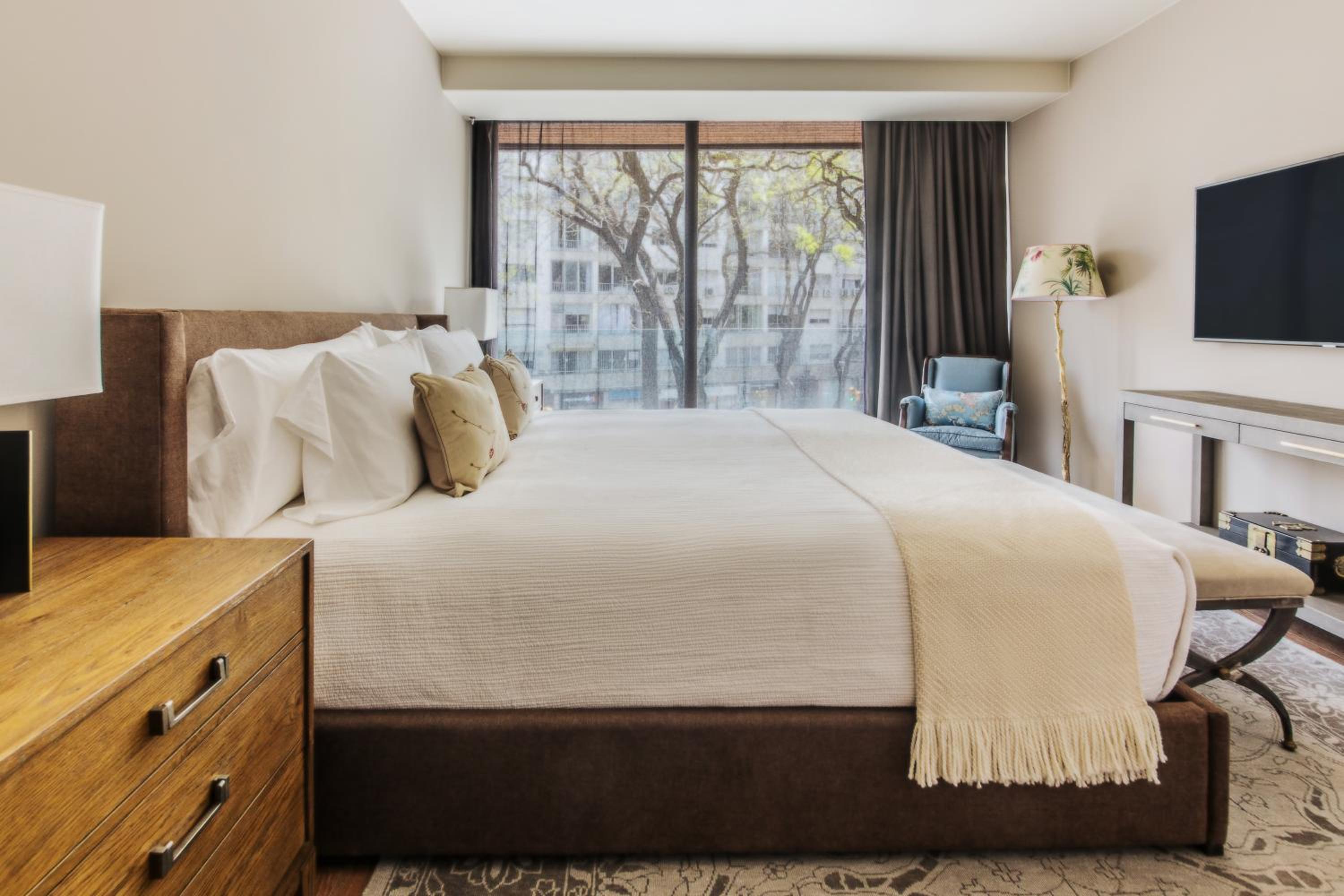 Residence - Photo 10