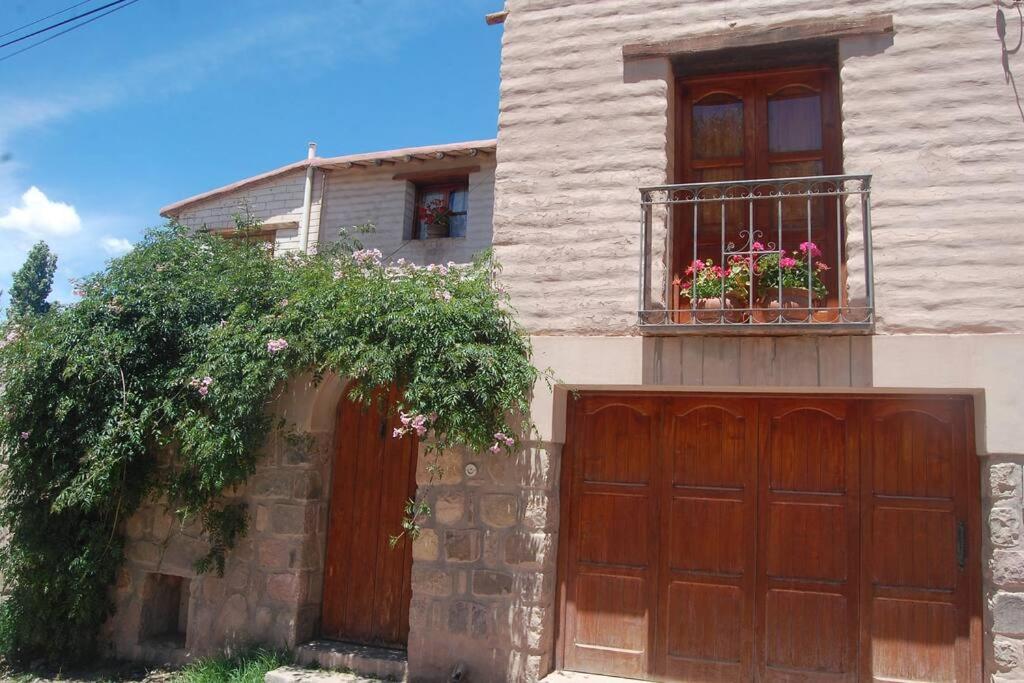 Three-Bedroom House photo 2