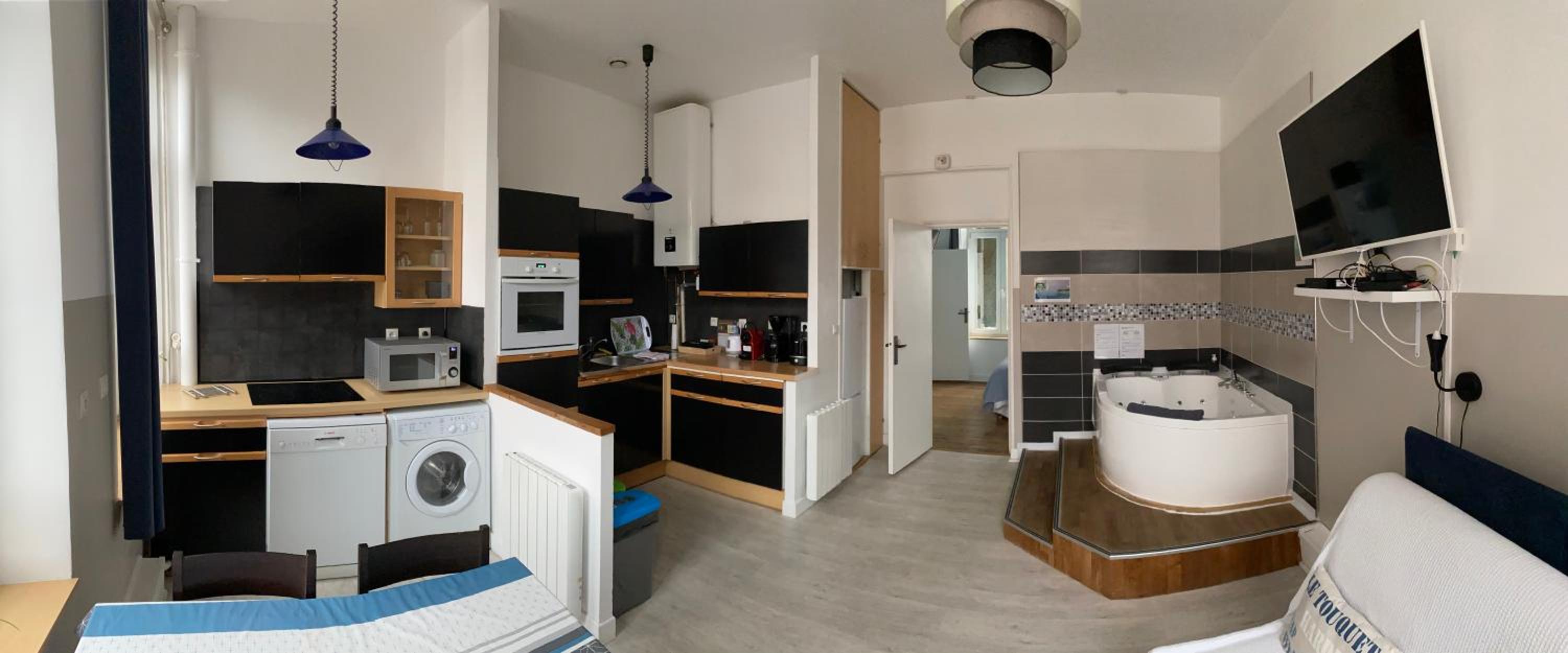One-Bedroom Apartment - Photo 11