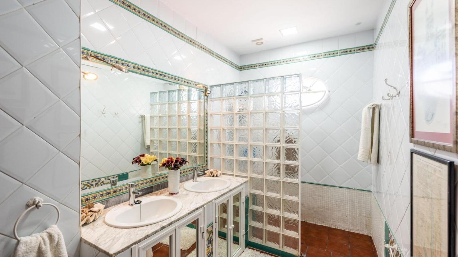 Casa de cuatro habitaciones