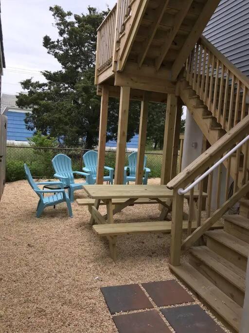 Eight-Bedroom House photo 3