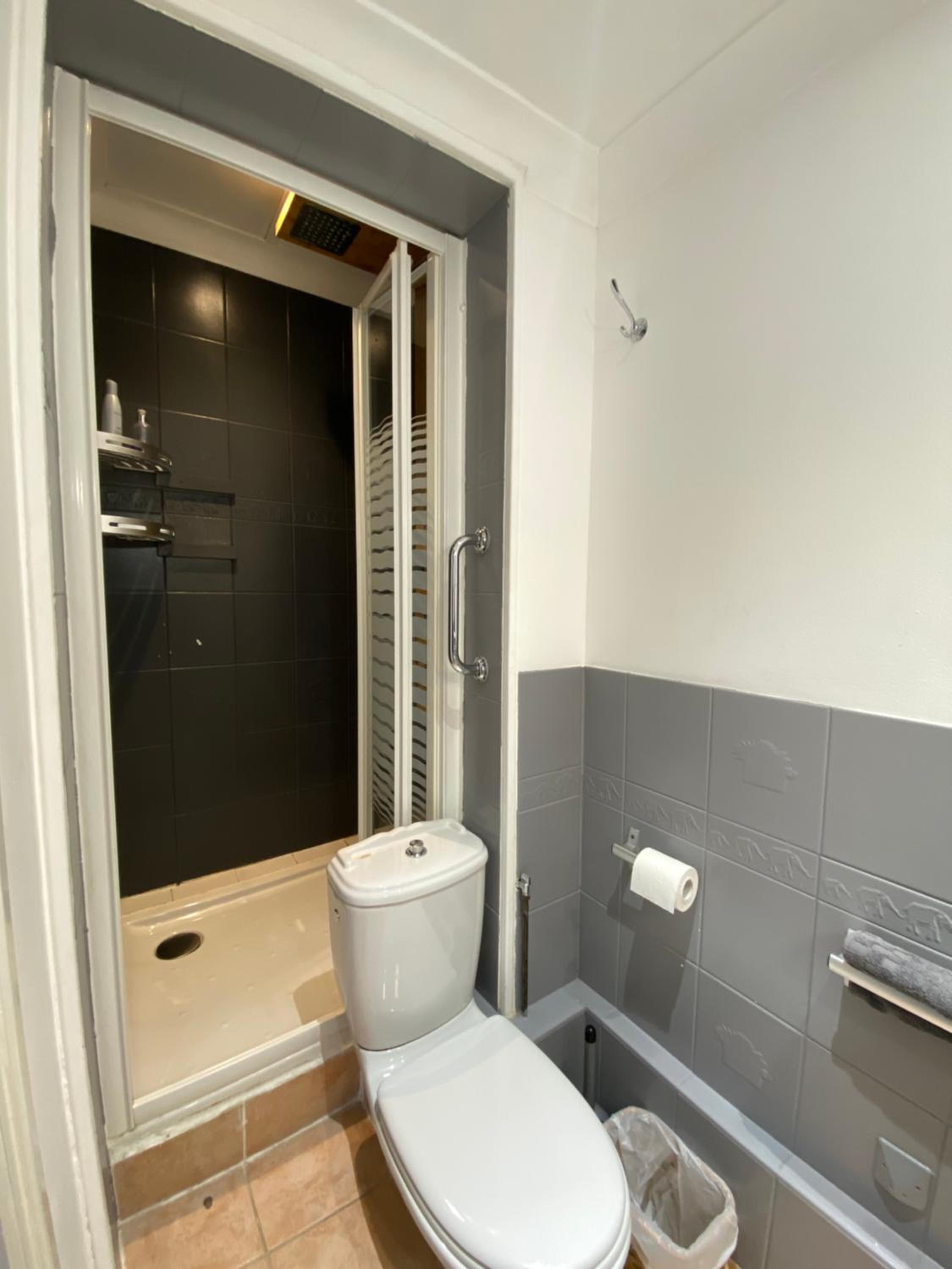 One-Bedroom Apartment - Photo 13