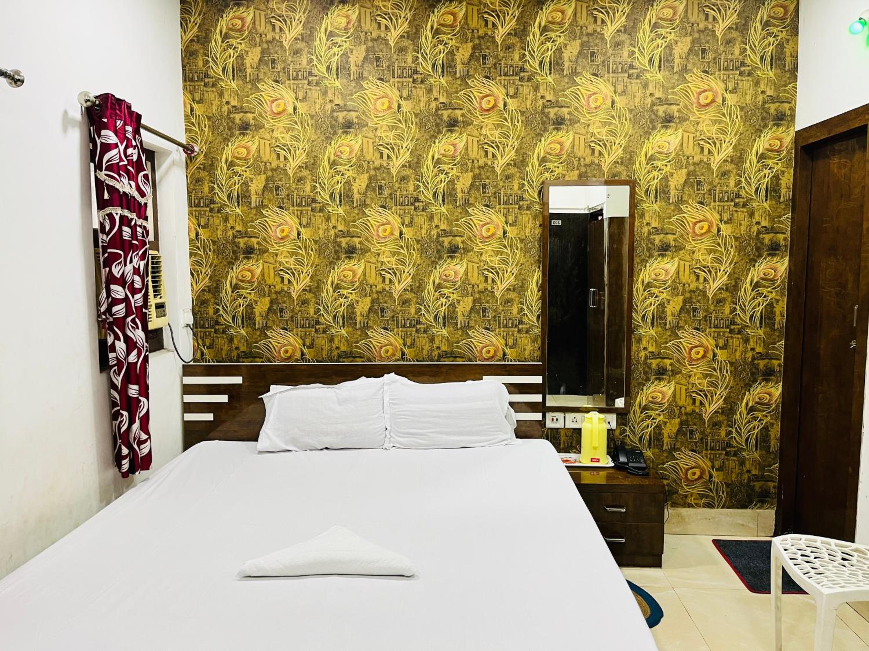 Deluxe Double Room - Photo 26