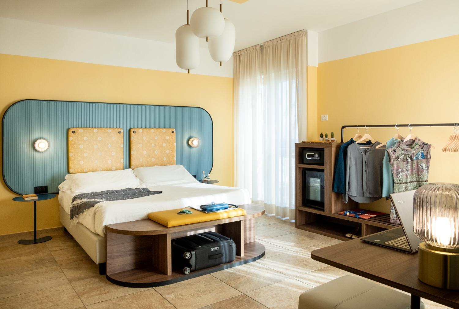 Deluxe Double Room with Balcony and Sea View photo 2