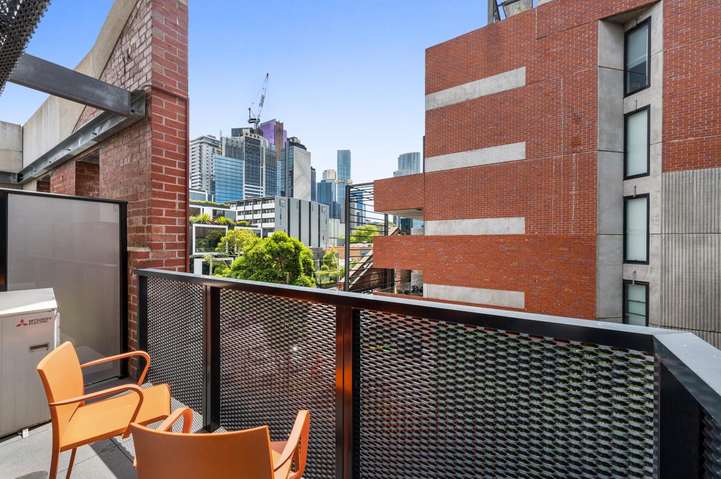 One-Bedroom Apartment with City View