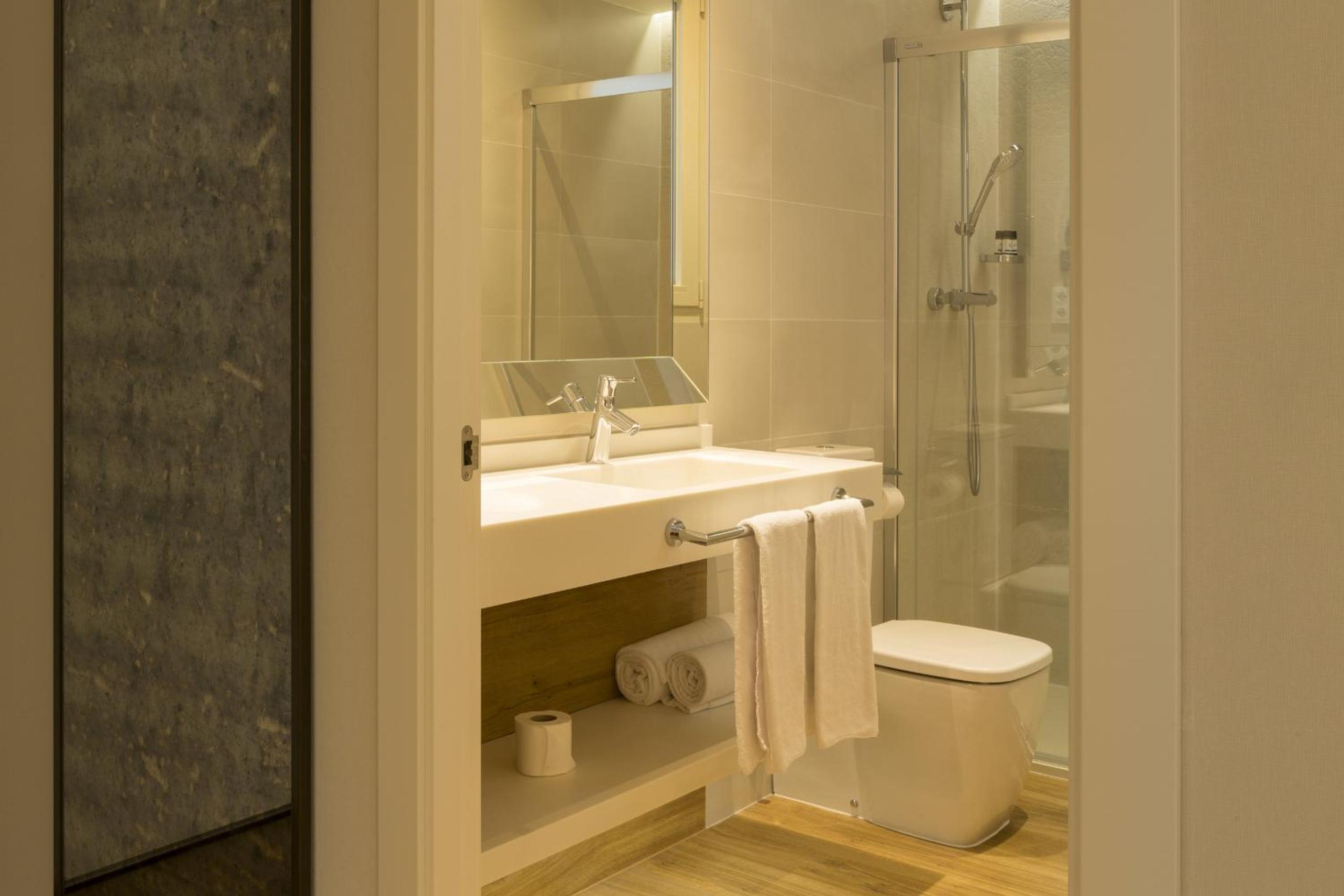 Triple Room - Photo 7