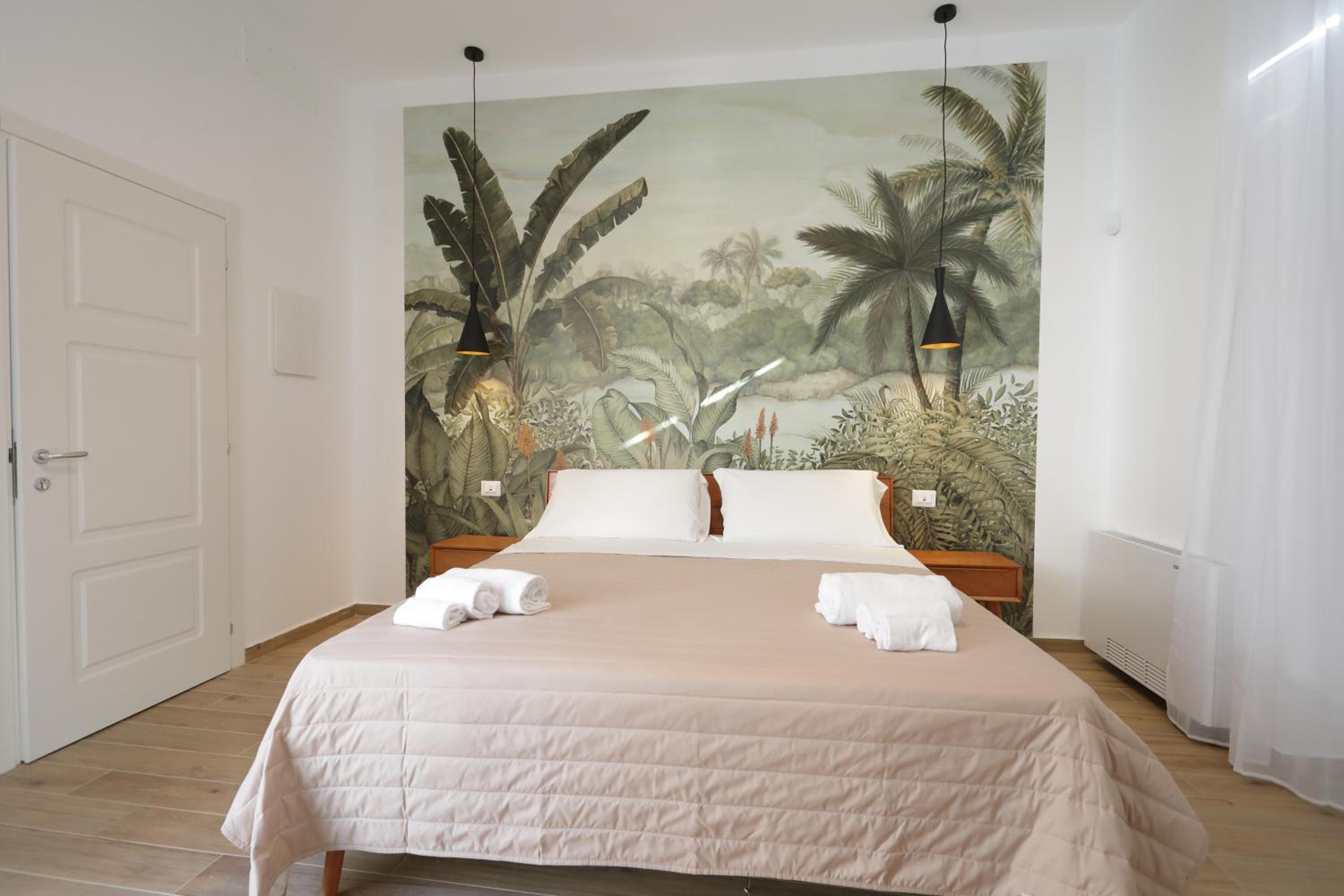 Double Room with Private Bathroom - Photo 11
