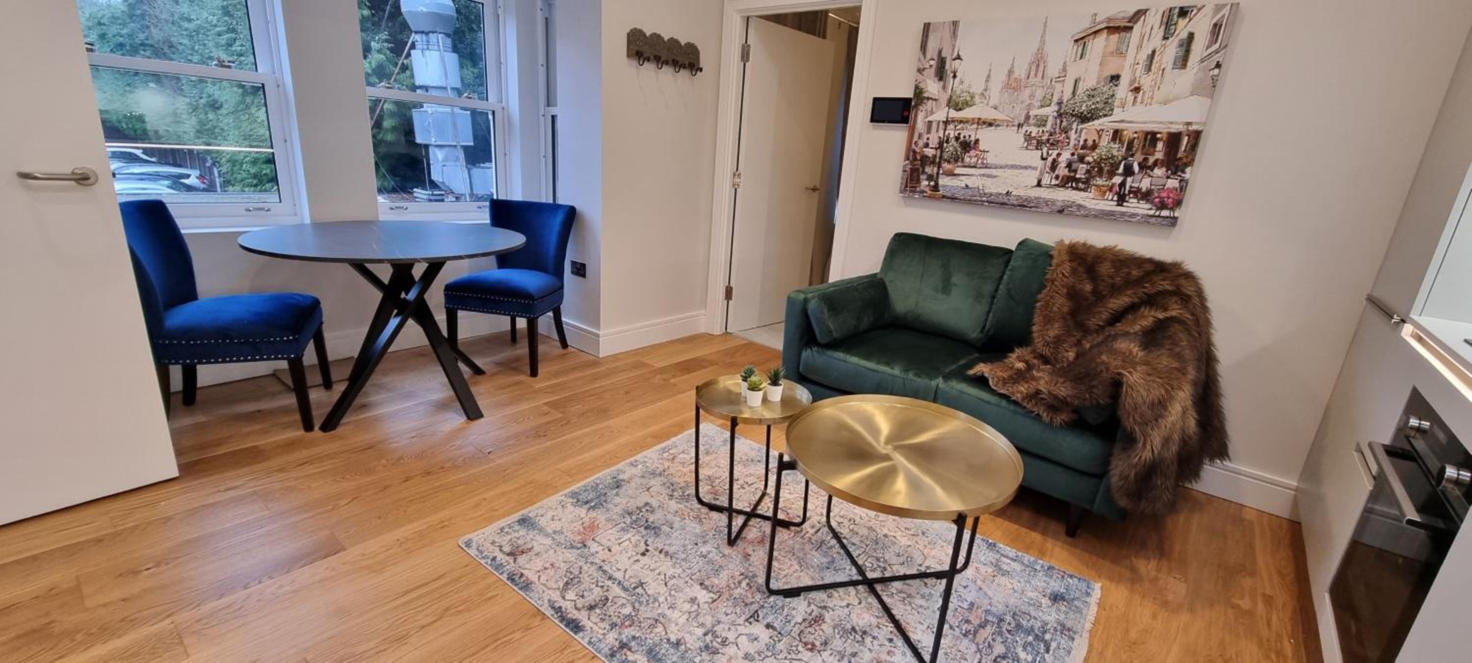 One-Bedroom Apartment