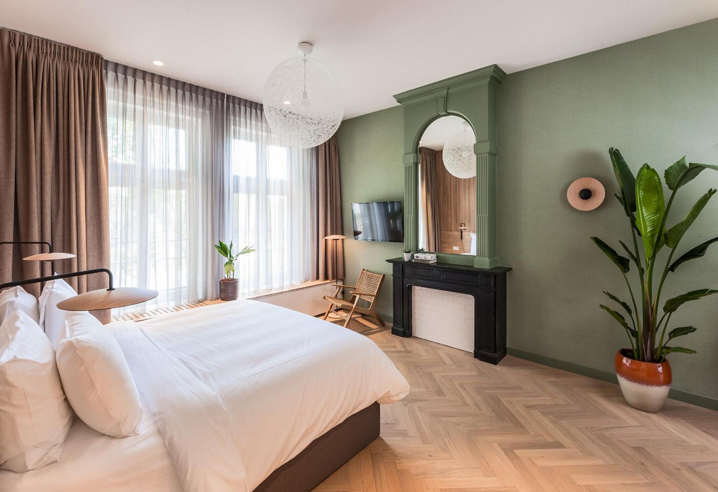 Superior King Suite