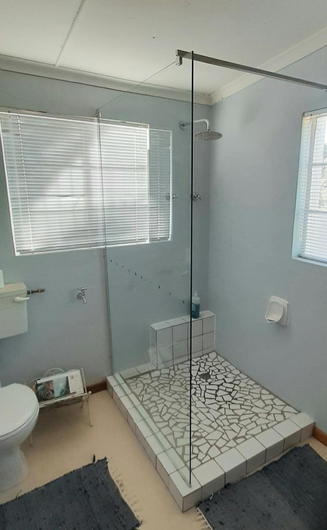 Two-Bedroom House - Photo 9